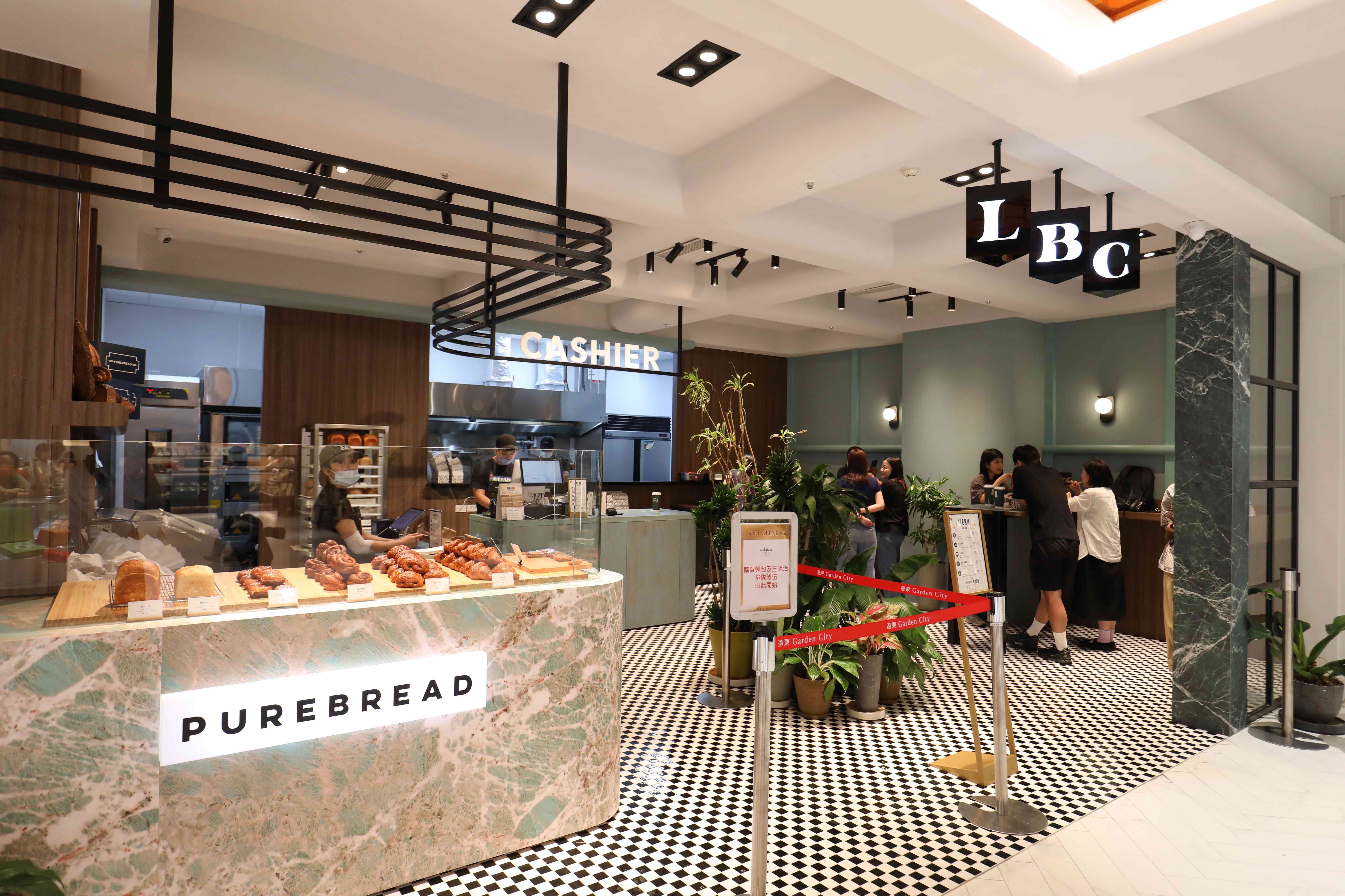 PUREBREAD Bakery與LBC同步進駐，僅提供外帶與立食區。