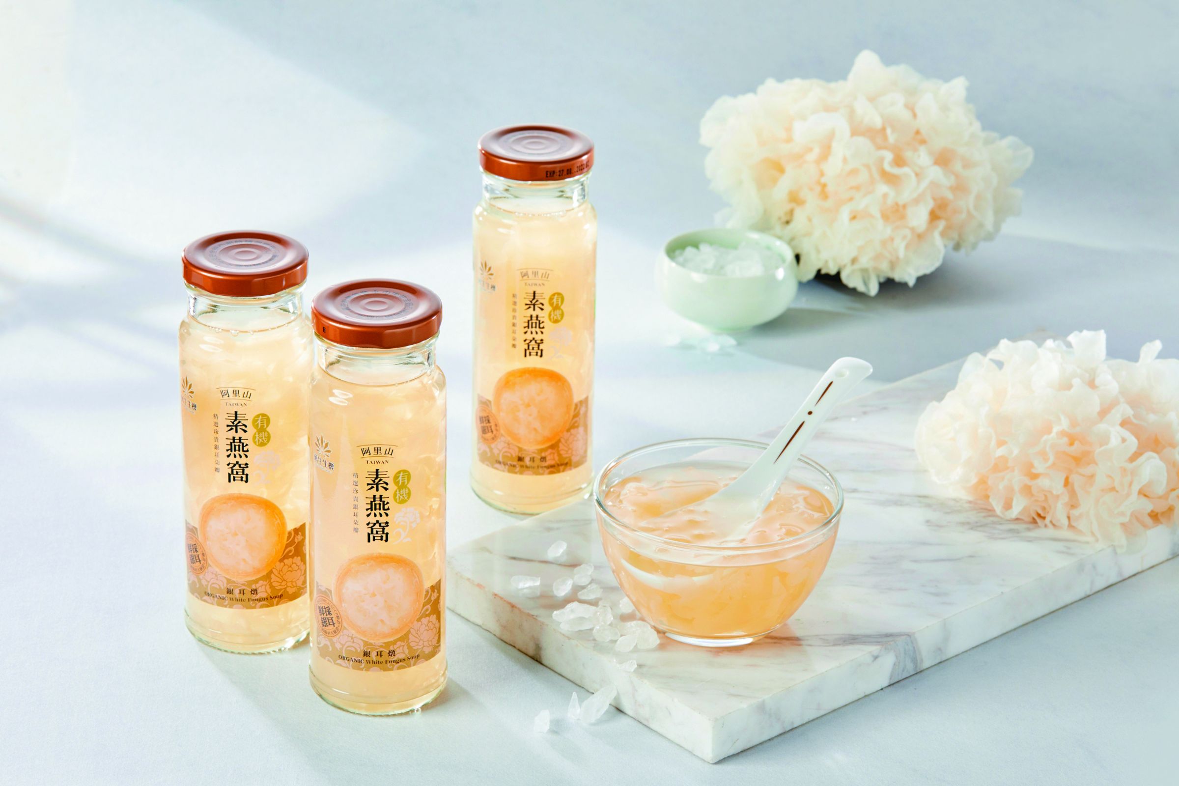 萬生生機的產品「有機銀耳燉」開罐即飲十分方便。(圖/萬生生機)