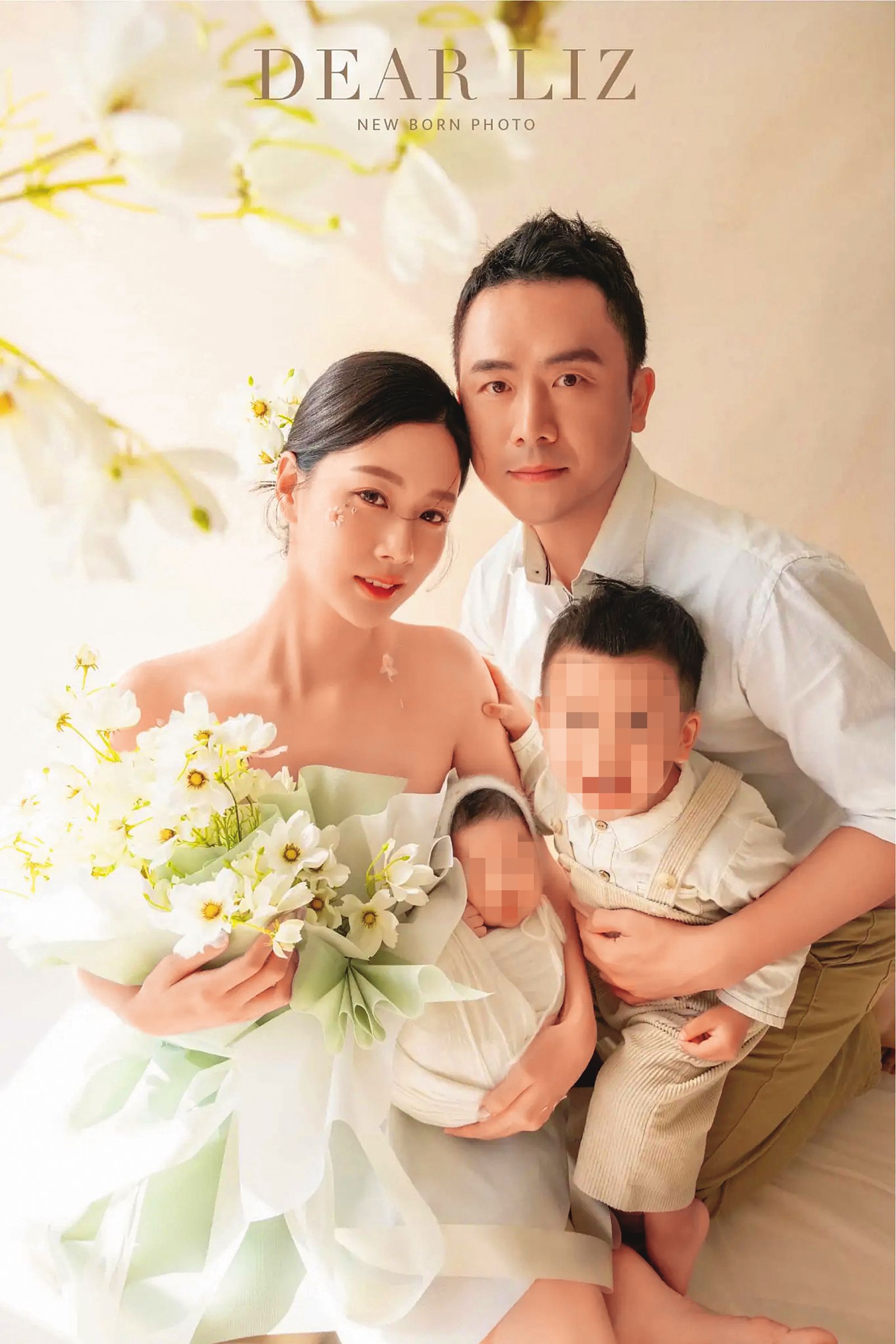 Amy（左）和「帝寶男」（右）育有2子，一家4口曾是個幸福的家庭。（翻攝自dearliz官網）