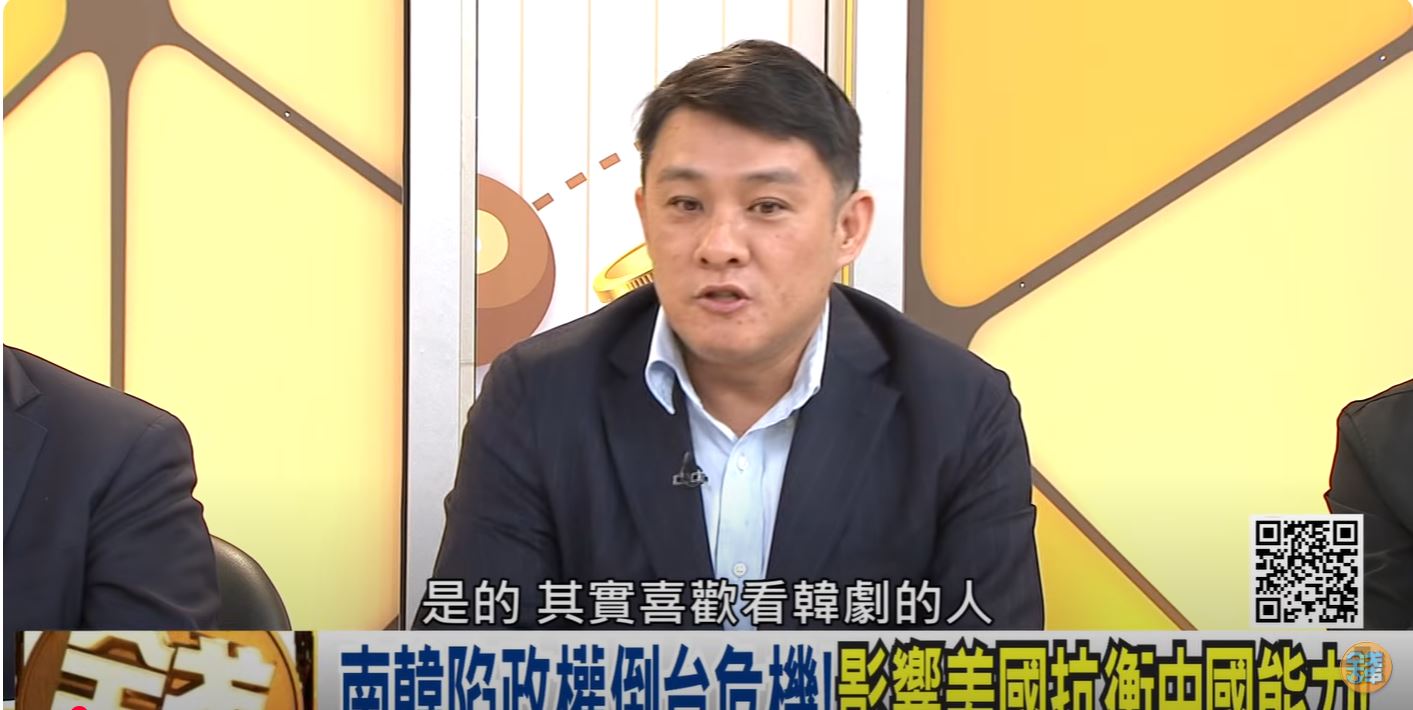 名嘴趙君朔認為旅美教授陳時奮使用多個帳號罵人屬實，卻告他誹謗，自訴誣告裁准。（翻攝年代向前看YouTube）