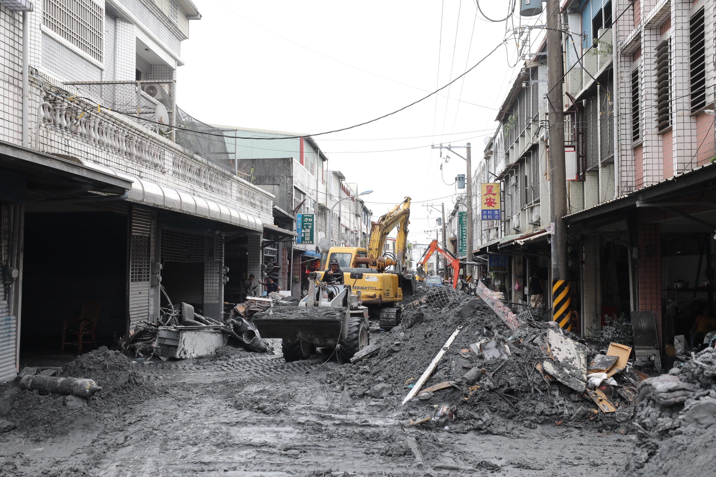 花蓮馬太鞍溪堰塞湖壩頂溢流，光復鄉成了重災區，截至目前為止累計17死、93傷。