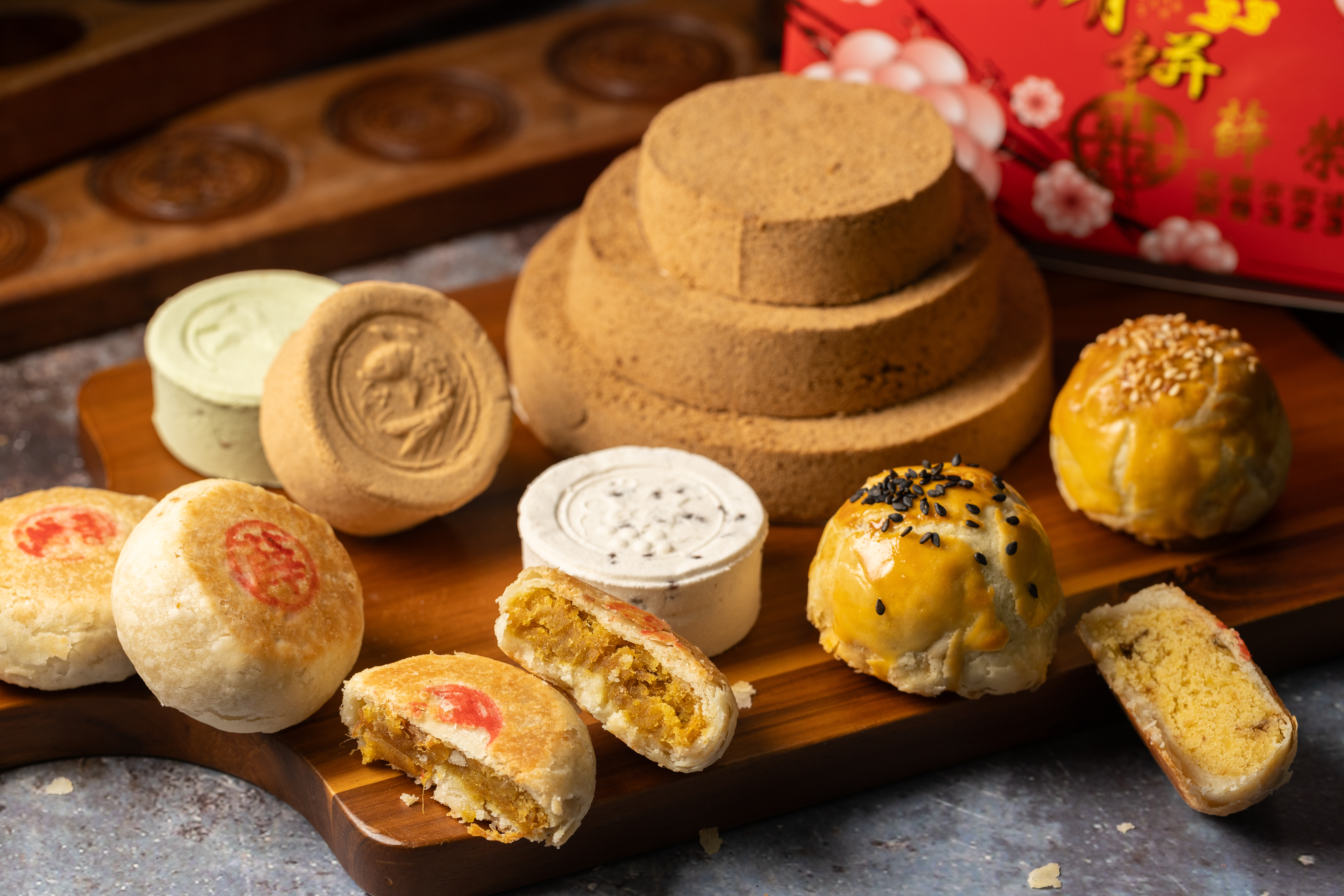 宜蘭在地百年餅舖「薛榮興」能買到各式古早味的老糕餅。