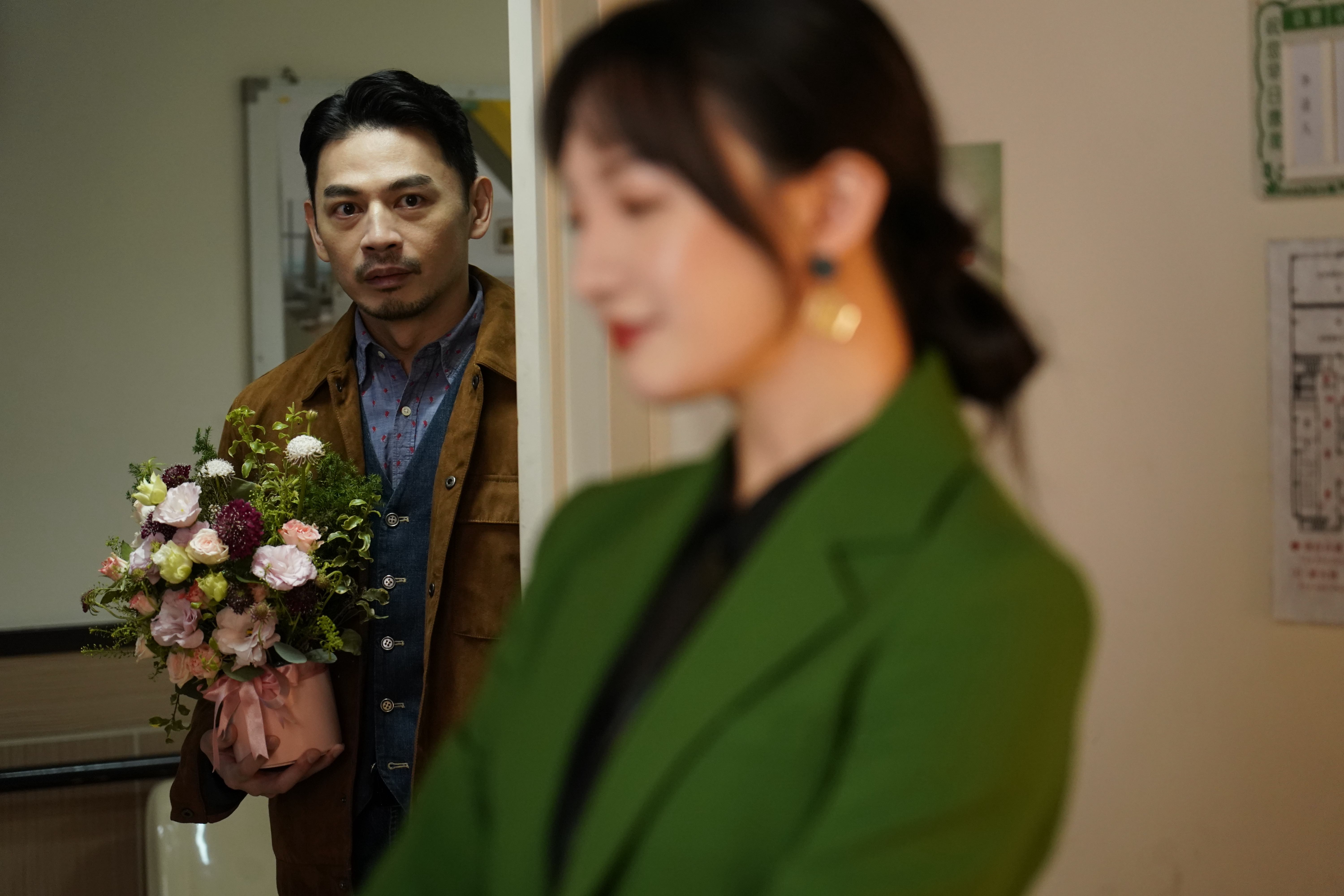 阿Ken林暐恆（左）飾演癡心梁恕誠，力追李杏（右）飾演的前妻十美（彼此影業提供）