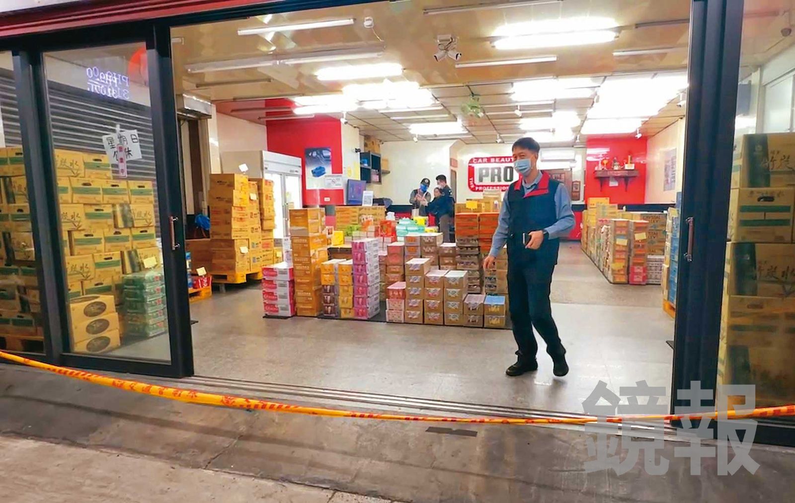 三環幫副幫主劉憲治去年初遭槍殺身亡，警方循線意外查獲該幫派所屬的權利車基地。（鏡新聞提供）