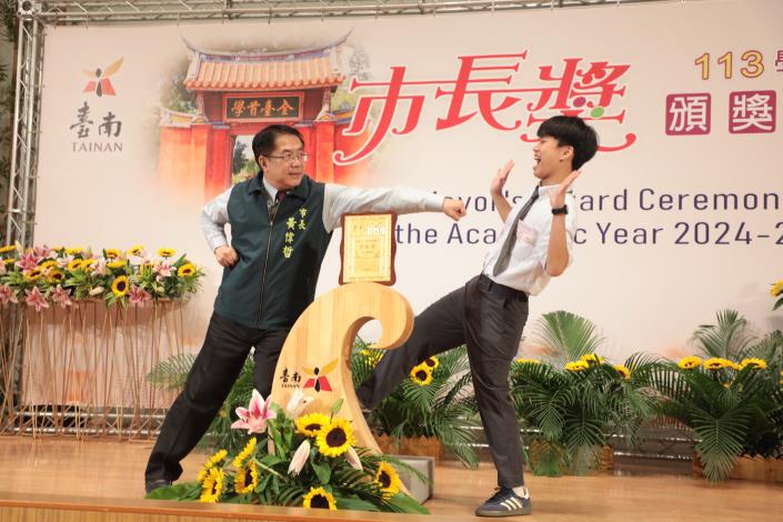 有學生選擇拳擊姿勢。（台南市政府提供）