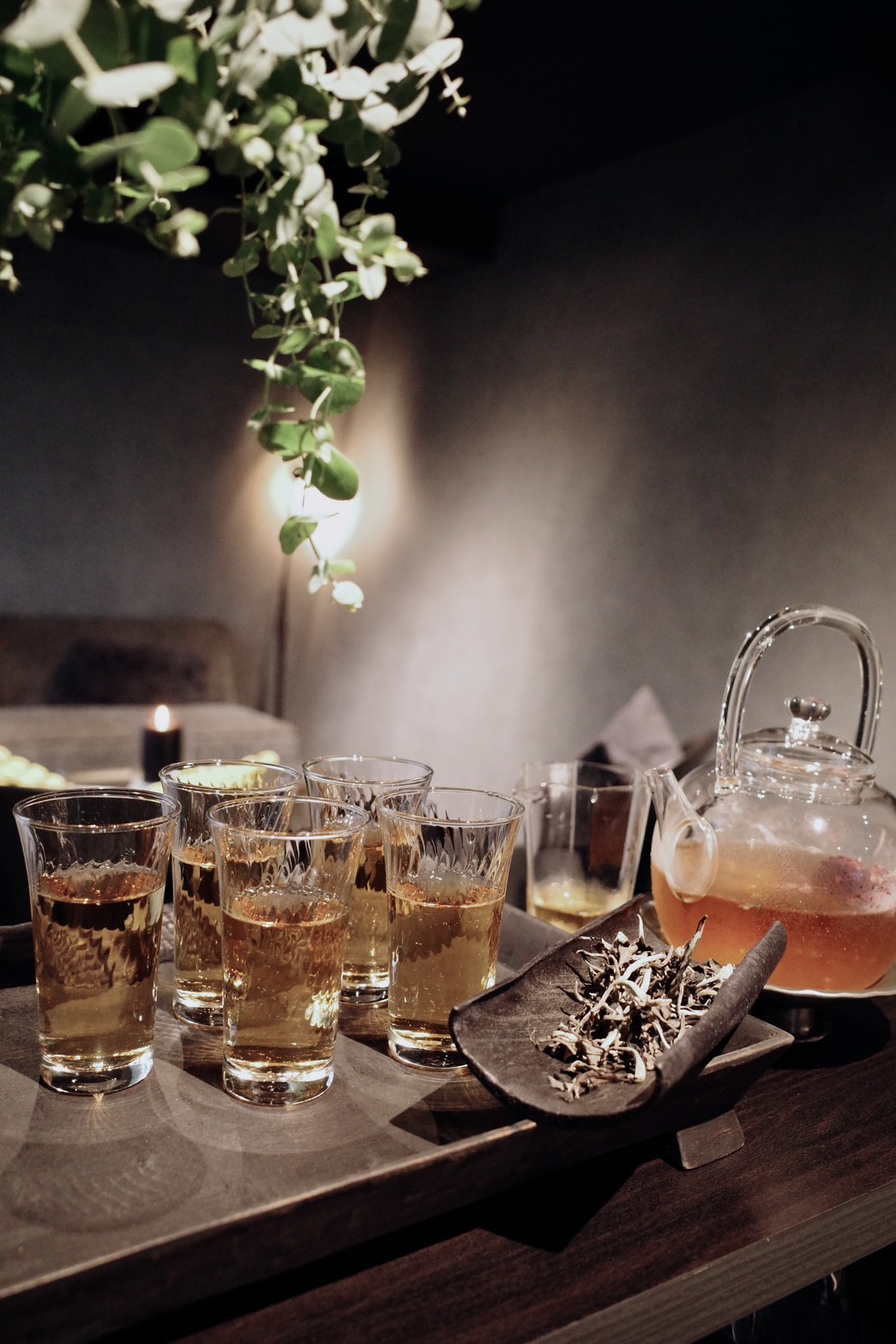 體驗開始前,先品嘗迎賓季節茶舒緩身心,讓原本繁複凌亂的的思緒緩下來。