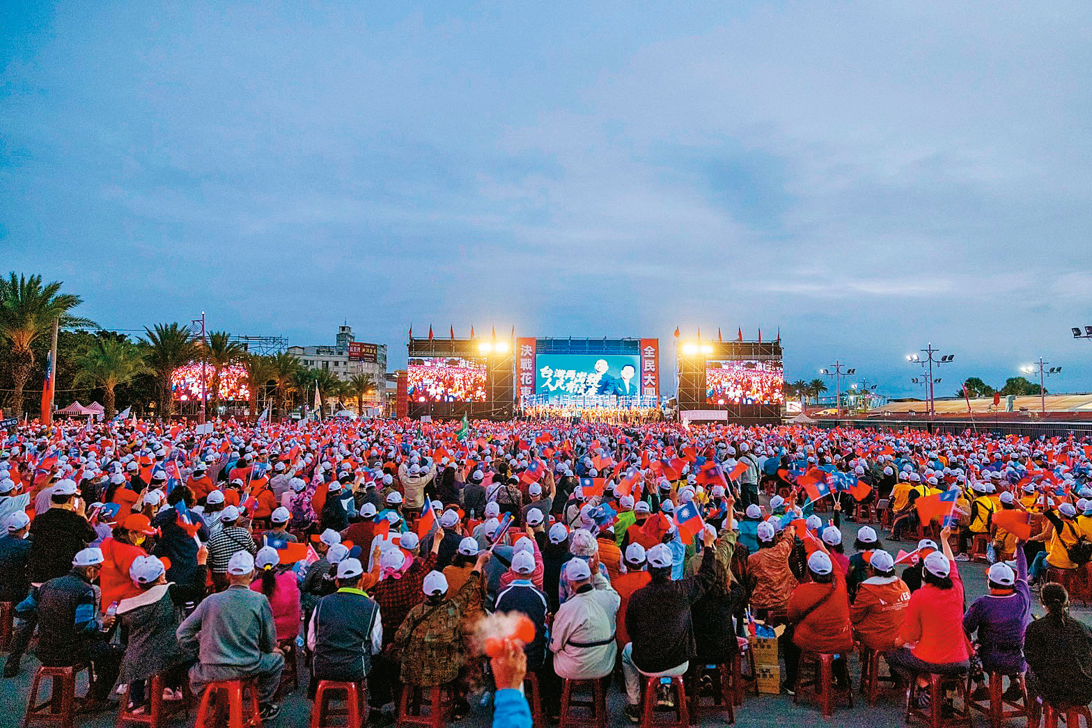 侯趙配近期赴花蓮造勢，號稱催出逾5萬人到場，一展藍軍鐵票倉氣勢。（侯友宜團隊提供）