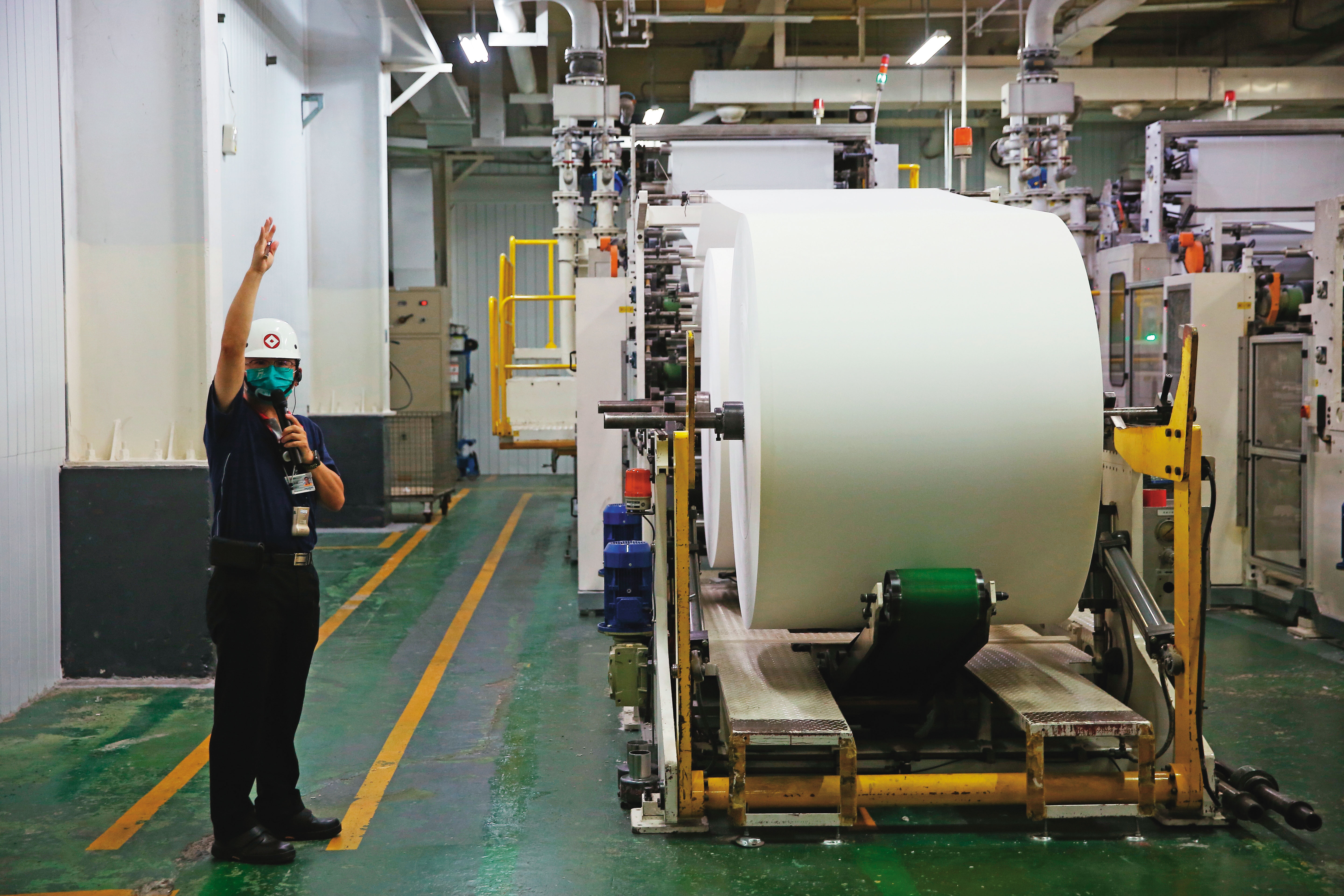 元太成立初期，何壽川以造紙經驗打造面板，成為台灣第一家TFT LCD廠。