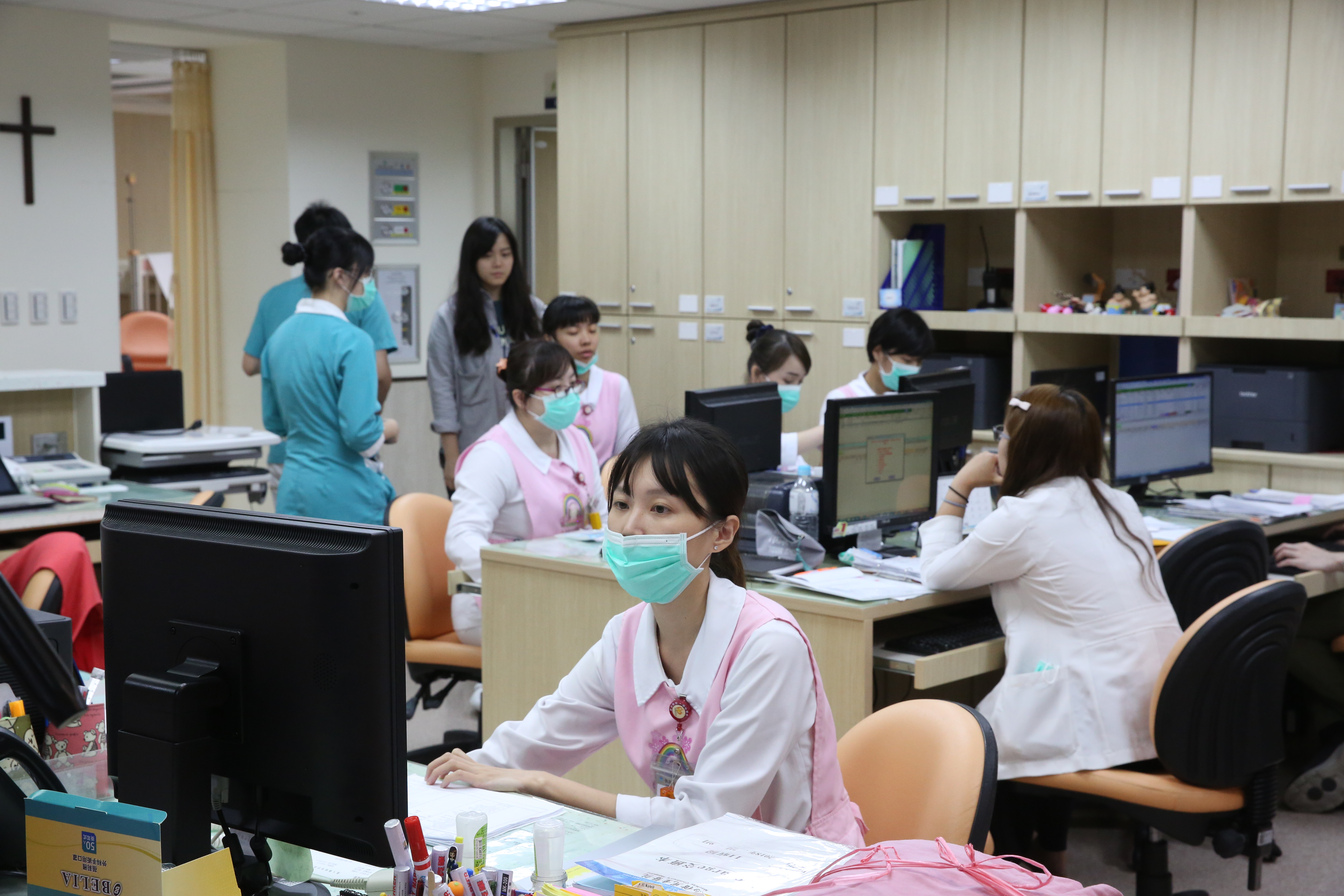 衛福部今公告各層級醫院「三班護病比」，但內容仍讓國內護理團體不滿意。（示意圖，本刊資料照）