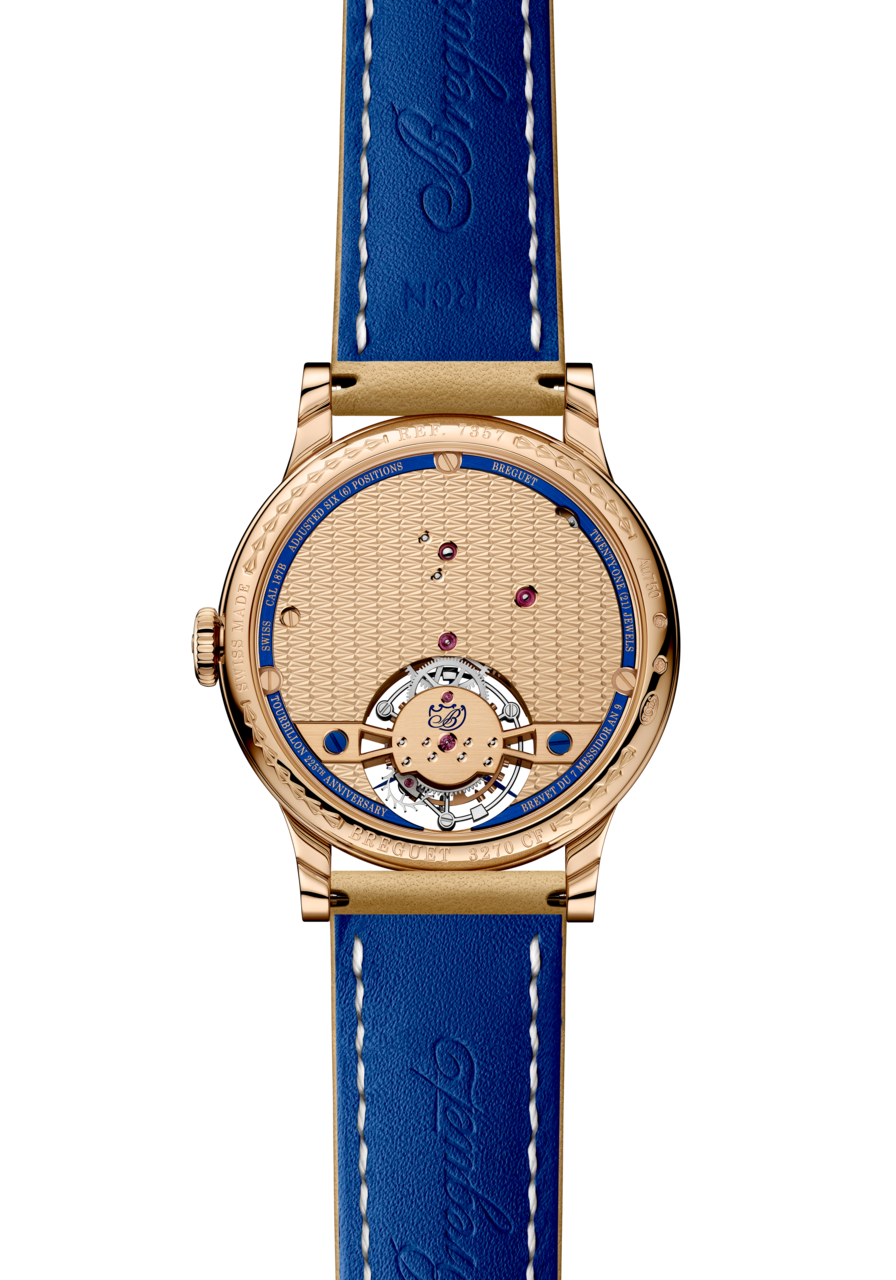Classique Tourbillon 7357機芯基板上的機刻雕花「Dent de Vaulion」靈感來自從寶璣總廠望向Lac de Joux湖面的波光。