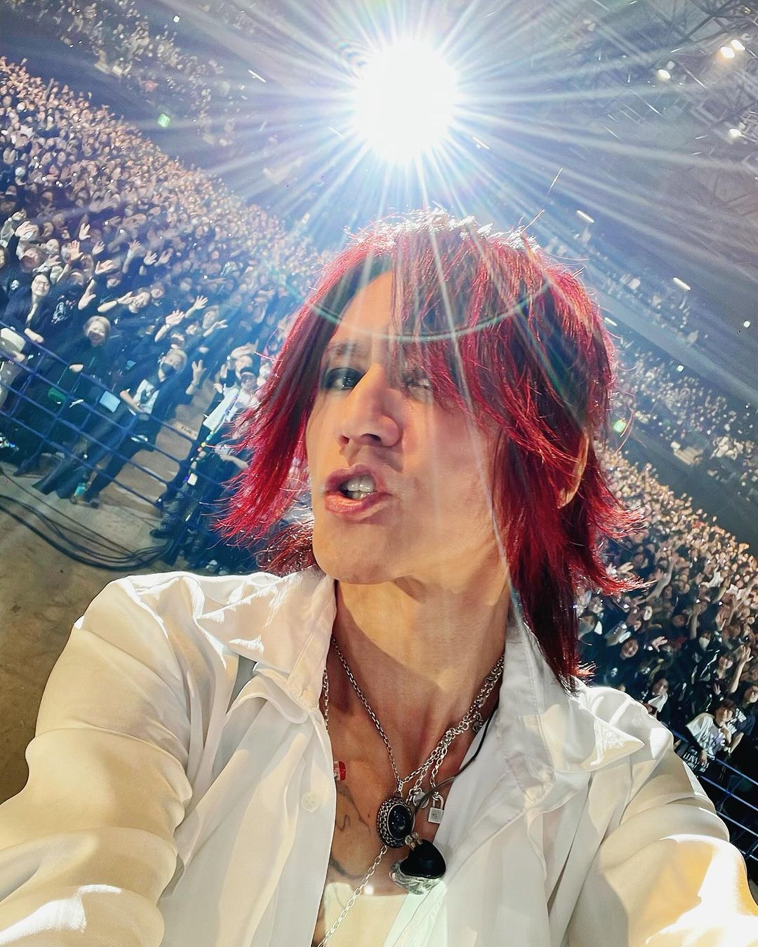 徐若瑄曾透露抓姦男友，令她相當心碎，據悉男主角正是SUGIZO。 （翻攝SUGIZO IG）