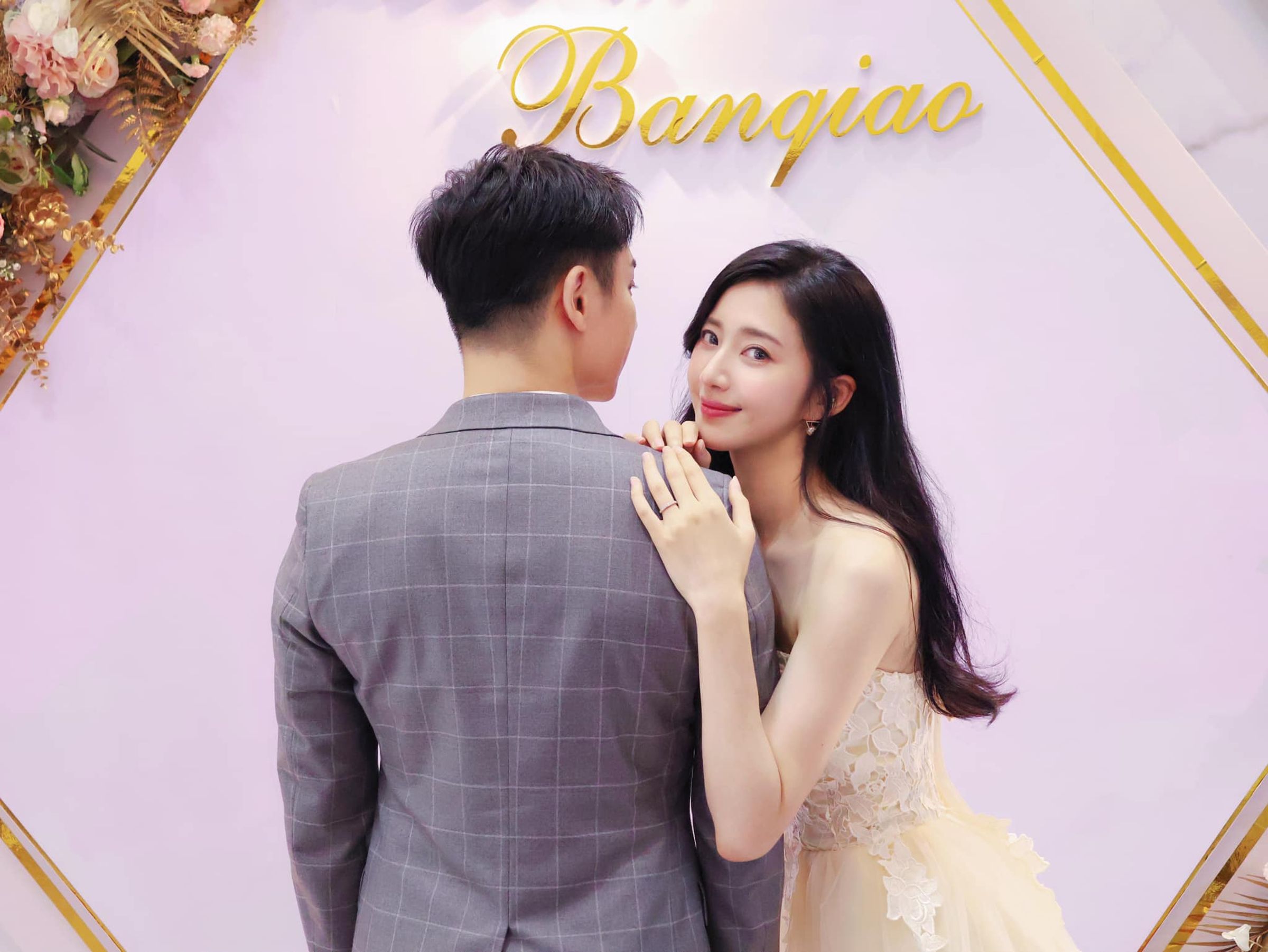 謝翔雅宣布自己在26日登記結婚。(翻攝自臉書)