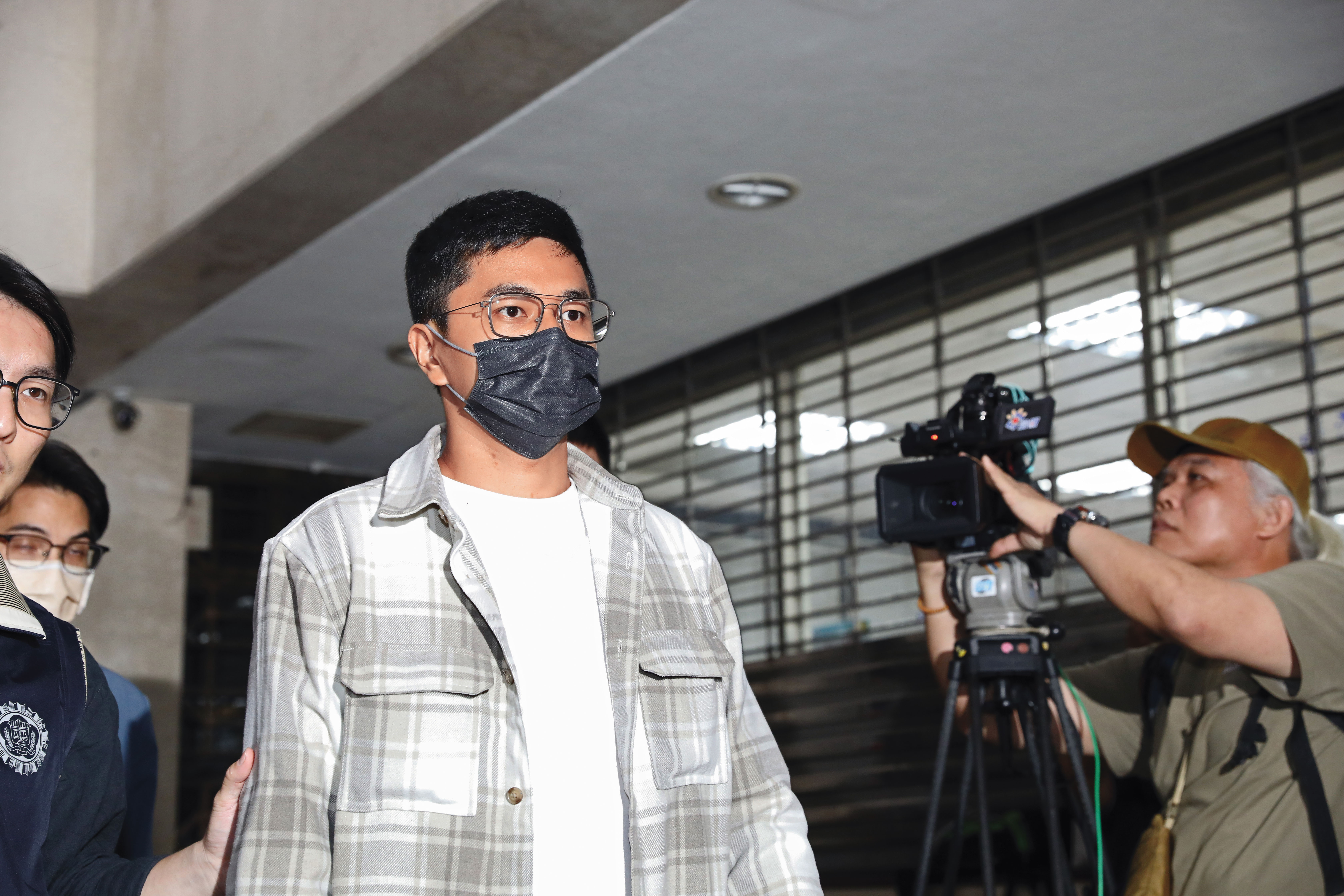 罷吳領銜人李孝亮涉偽造連署書案,訊後遭檢方以30萬元交保。