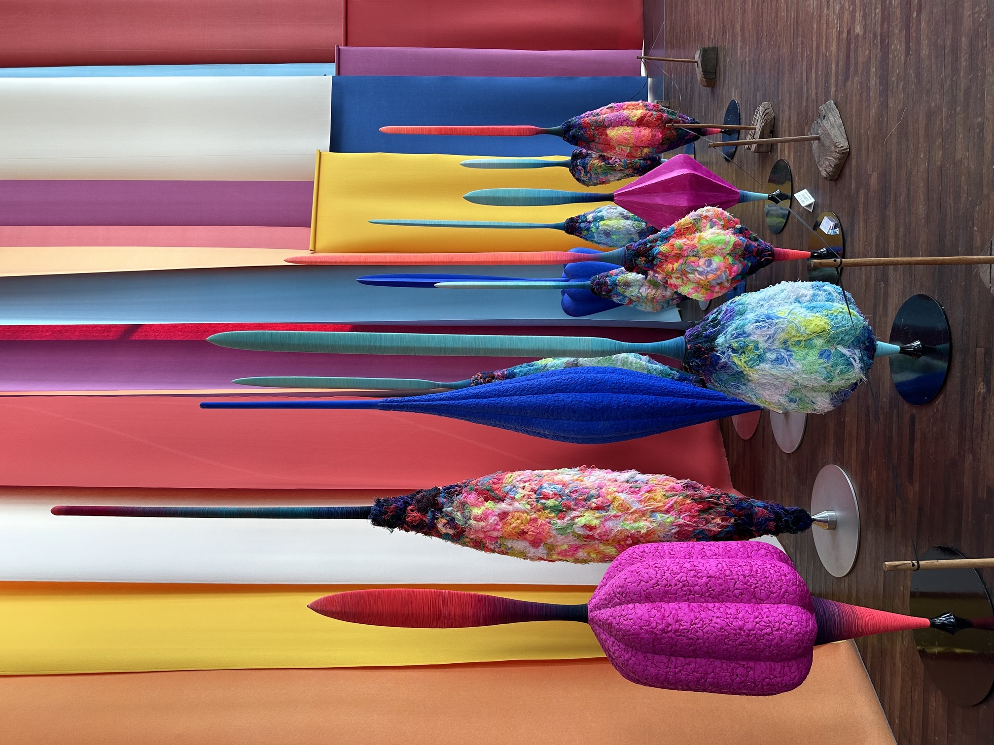 室內展區目前有許多毛線編織類作品。