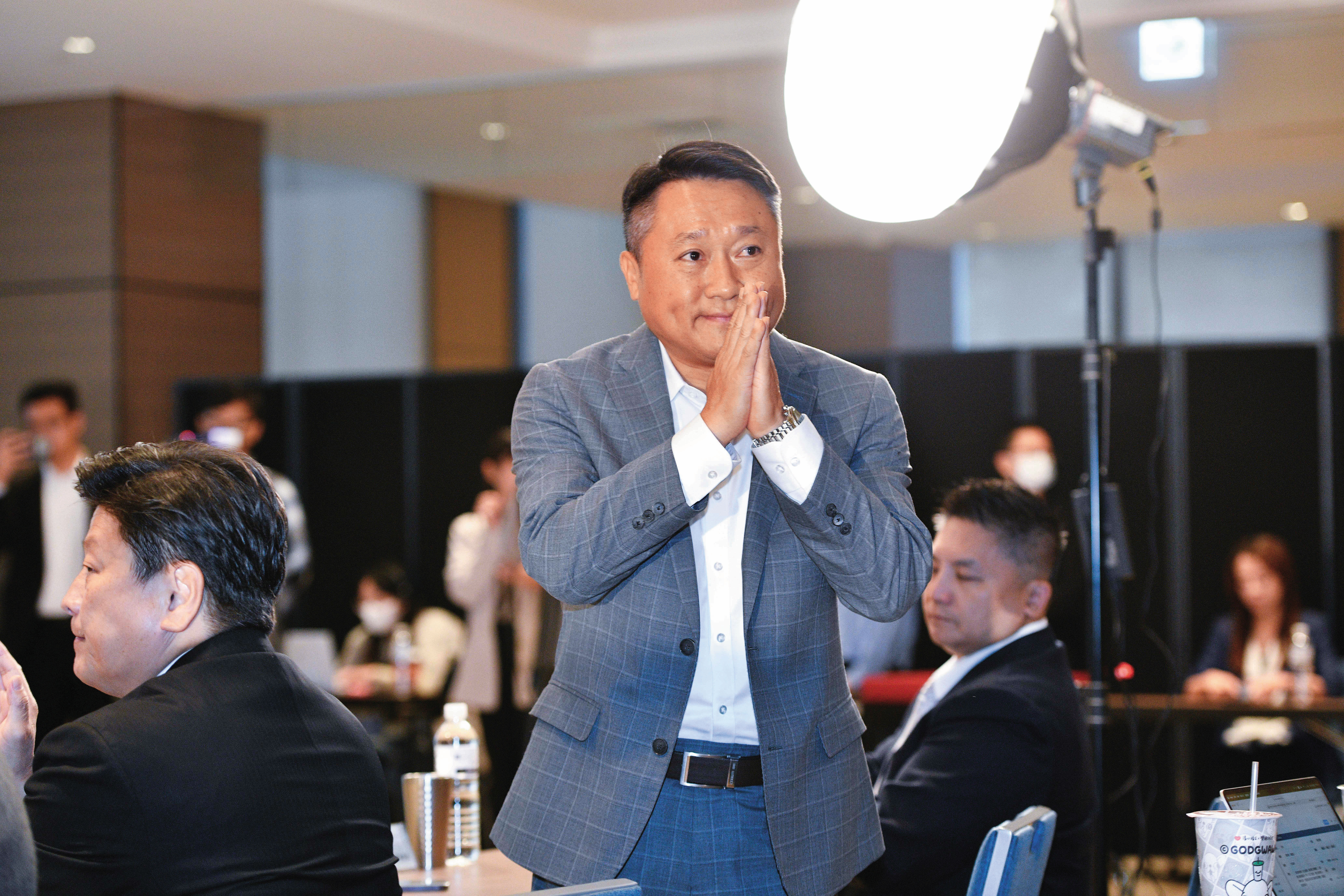 李哲華號稱藍營「勝選操盤手」，要如何處理藍白合備受關注。（鏡報李智為）