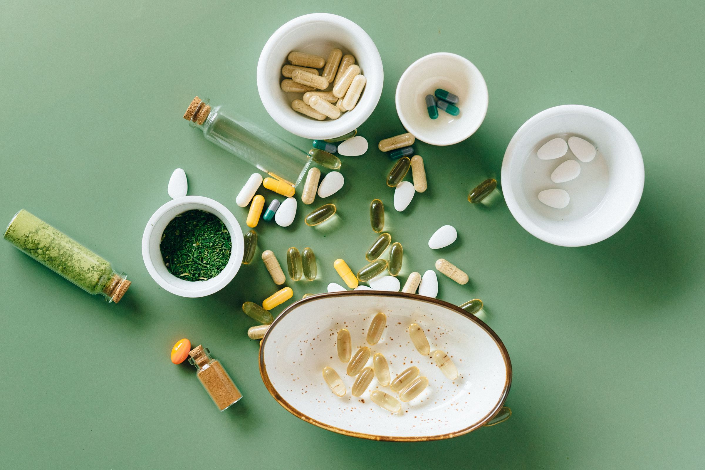 專家提醒，保健食品不可盲目補充，應諮詢專業人員，確認是否符合自身需求。（pexels提供）
