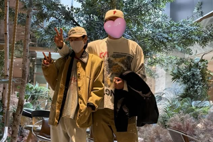 玄彬私下服裝風格很休閒。(翻攝自IG)