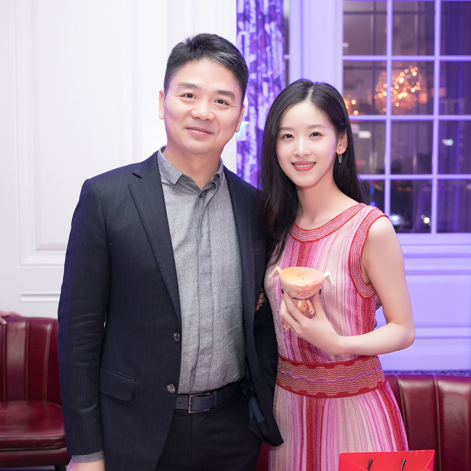 章澤天與大21歲的劉強東結婚，升格富太。（翻攝zetianzzz IG）