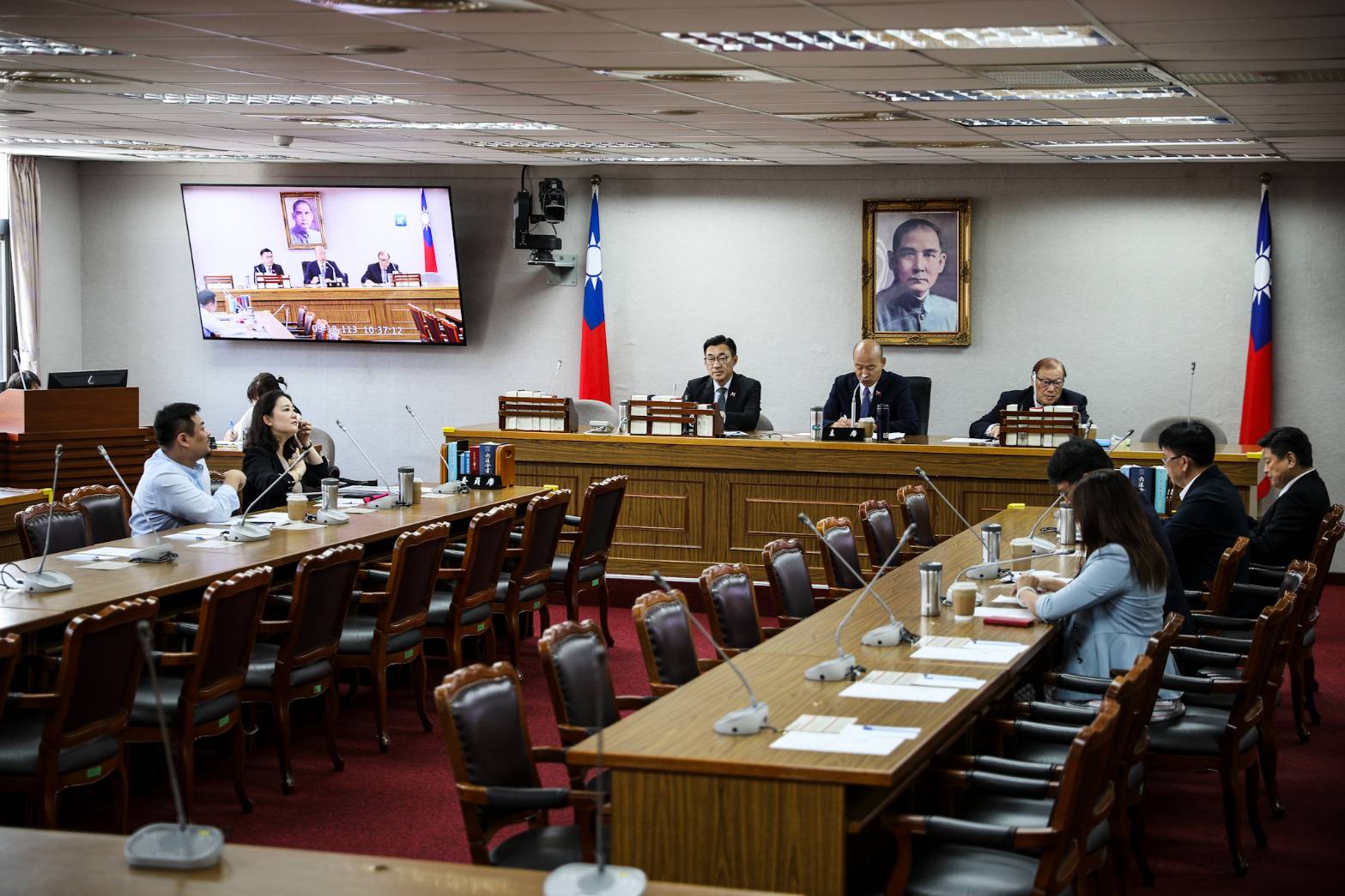 藍綠白3黨團上午進行協商，對20日開議有共識，但在總預算報告日程卻有不同意見。