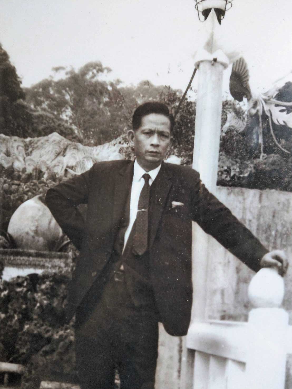 第一代蘇芳文出身艋舺地主家庭，遭逢鉅變後，才擺攤賣肉圓、芋粿。（露店 蘇來傳提供）