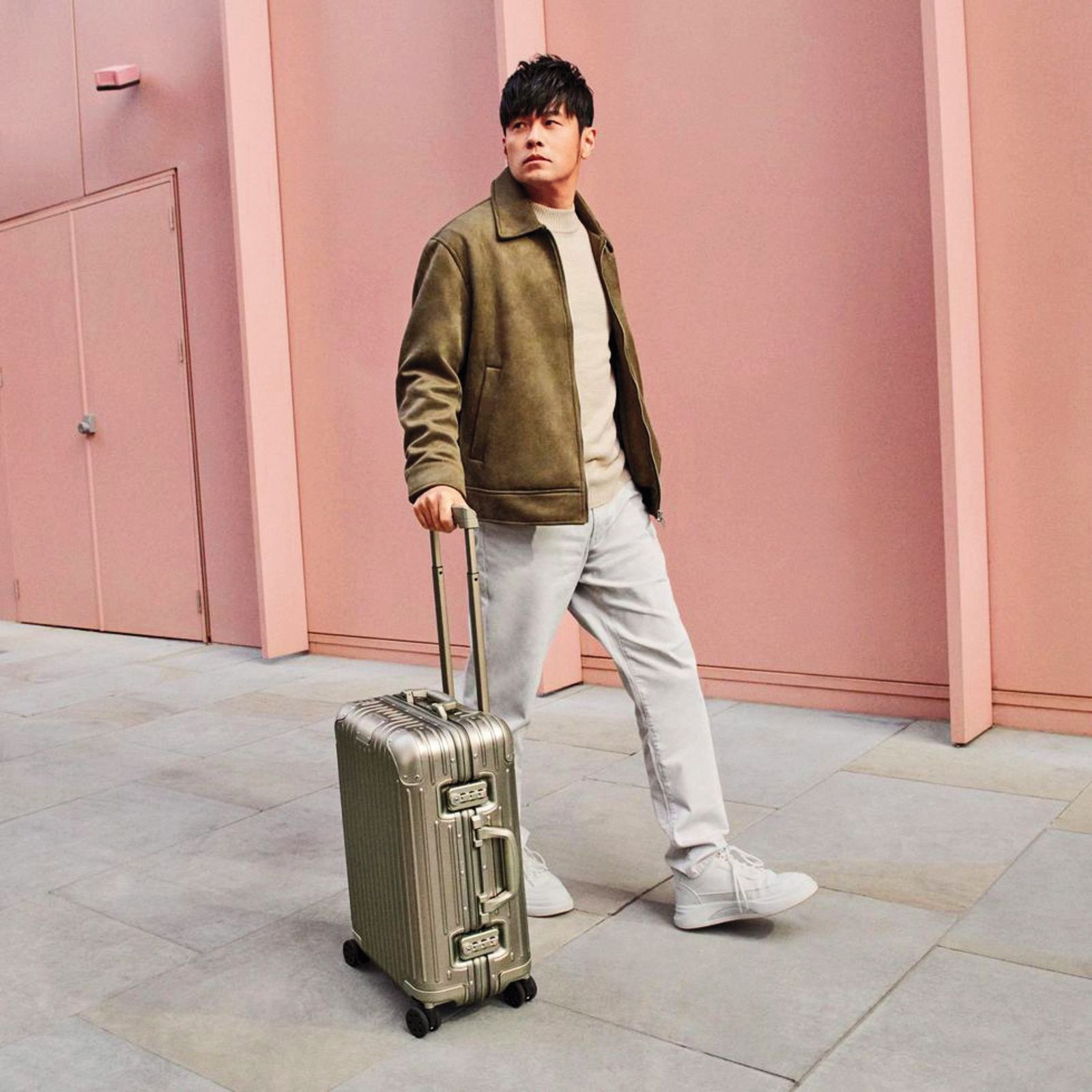 周杰倫被國際行李箱品牌相中，成了年度代言人。（圖／RIMOWA提供）