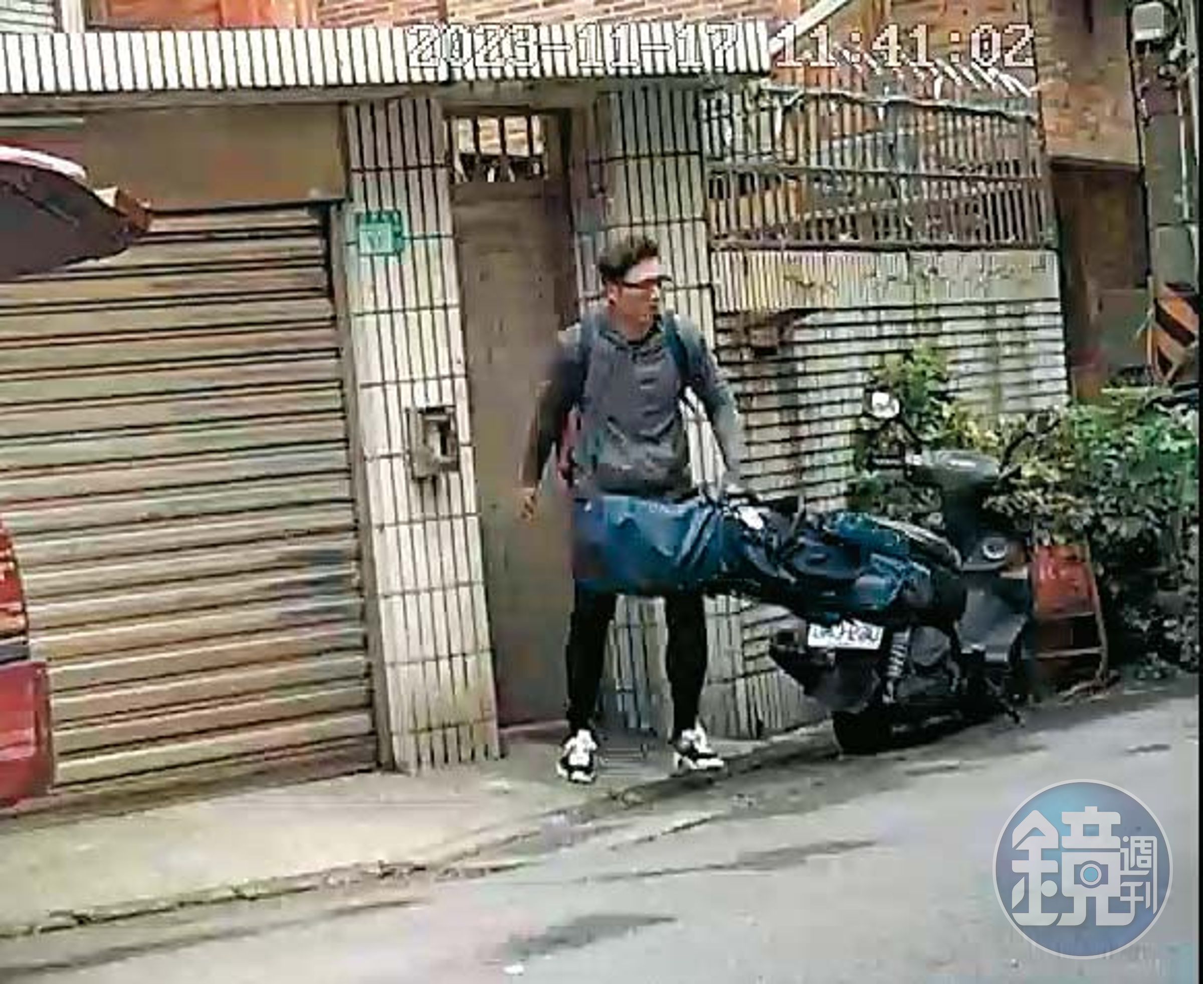 張慶忠的長子張瑞鼎(圖)上週末連續兩天一大早,拎著高爾夫球球具出門。