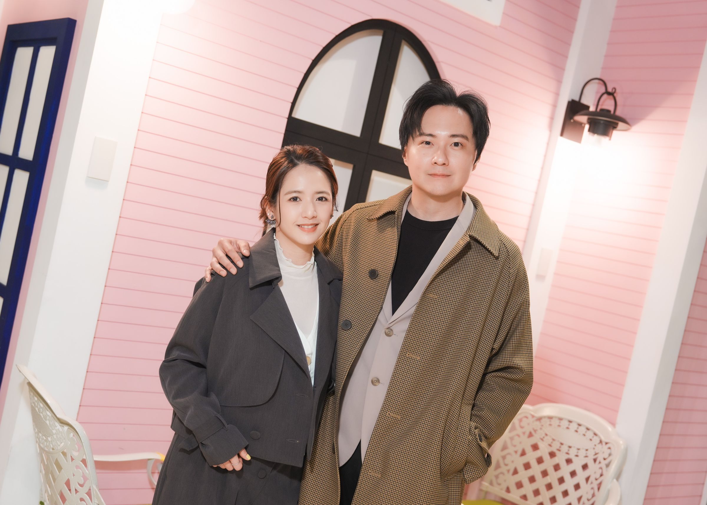 臧芮軒與交往近5年的YouTuber廖怡塵去年結婚生子,昨首度同場現身。(汗土娛樂提供)