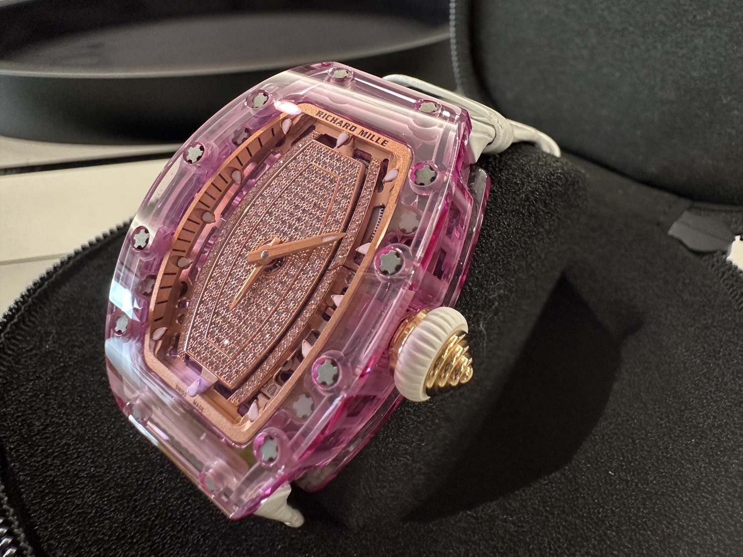 檢方查扣到Richard Mille精品錶1隻，今天下午拍賣。（中檢提供）