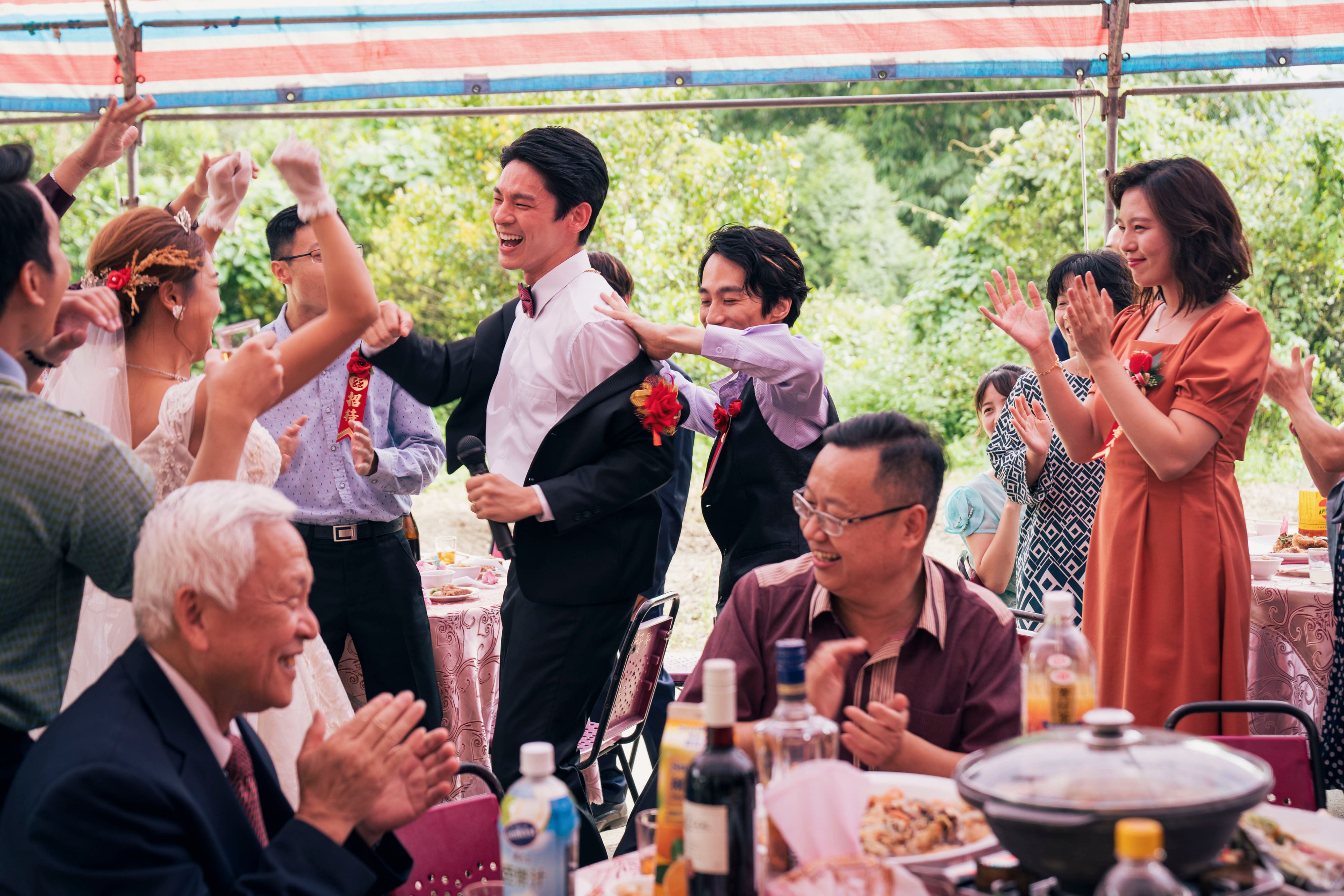 電影《莎莉》林柏宏婚禮致詞感謝姊姊劉品言並爆哭的片段，在網上已有超過70萬人次觀看。（伯樂提供）