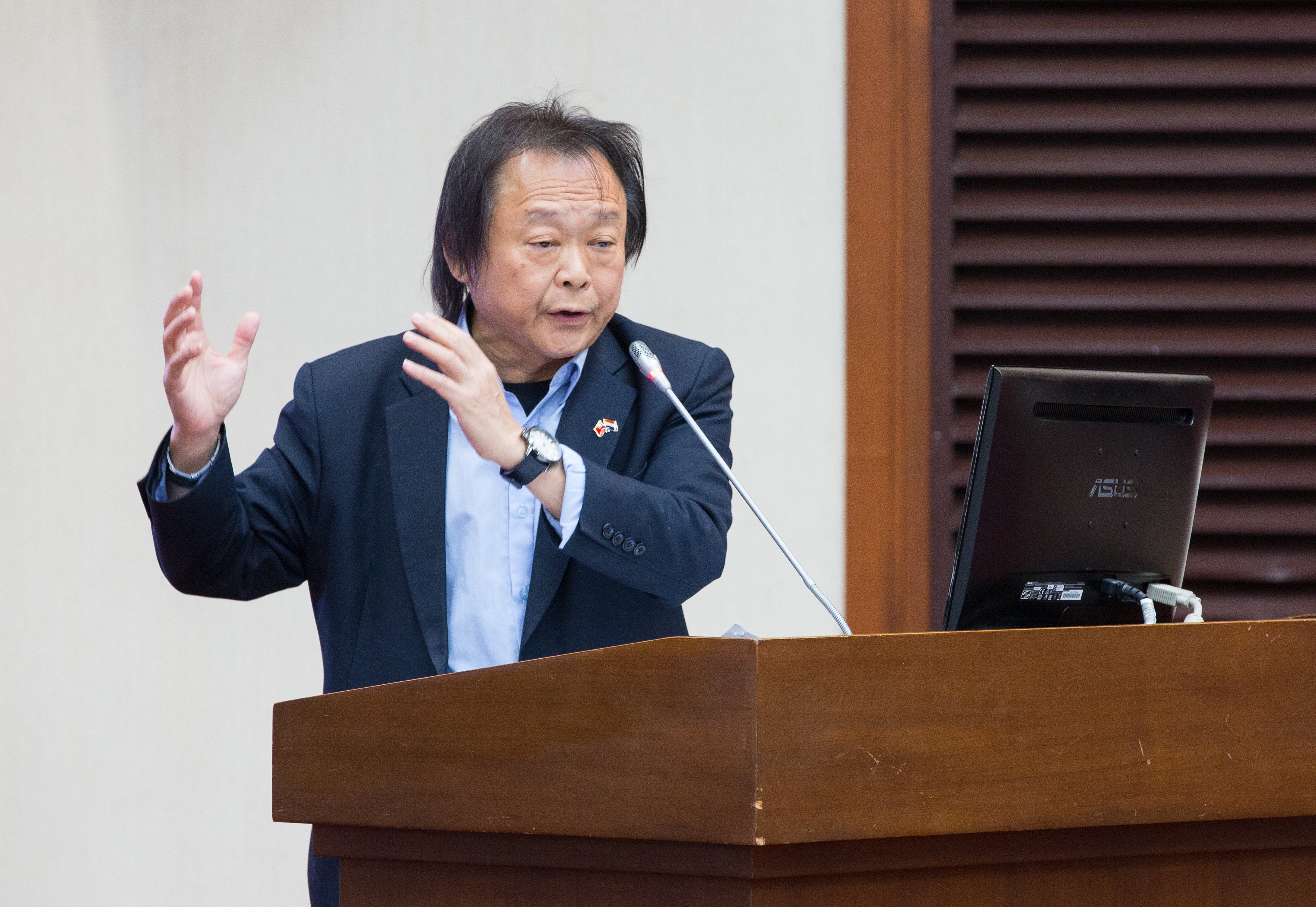 王世堅狠批飯桶數位發展部打詐App成效欠佳。（本刊資料照）