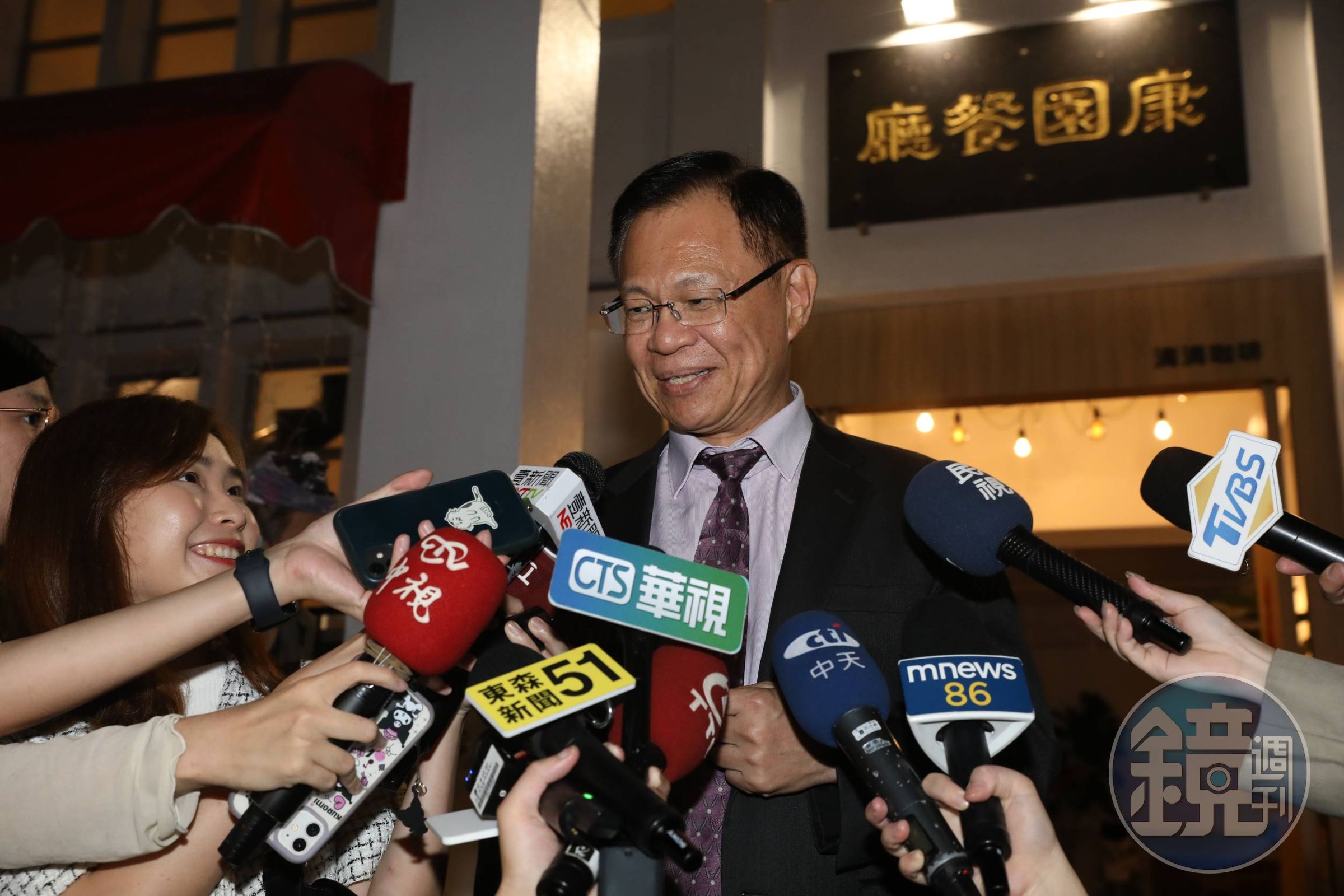 韓國瑜與江啟臣今晚邀請眾黨立委與主席柯文哲吃飯,雙方對於餐桌上聊些什麼沒有多談。
