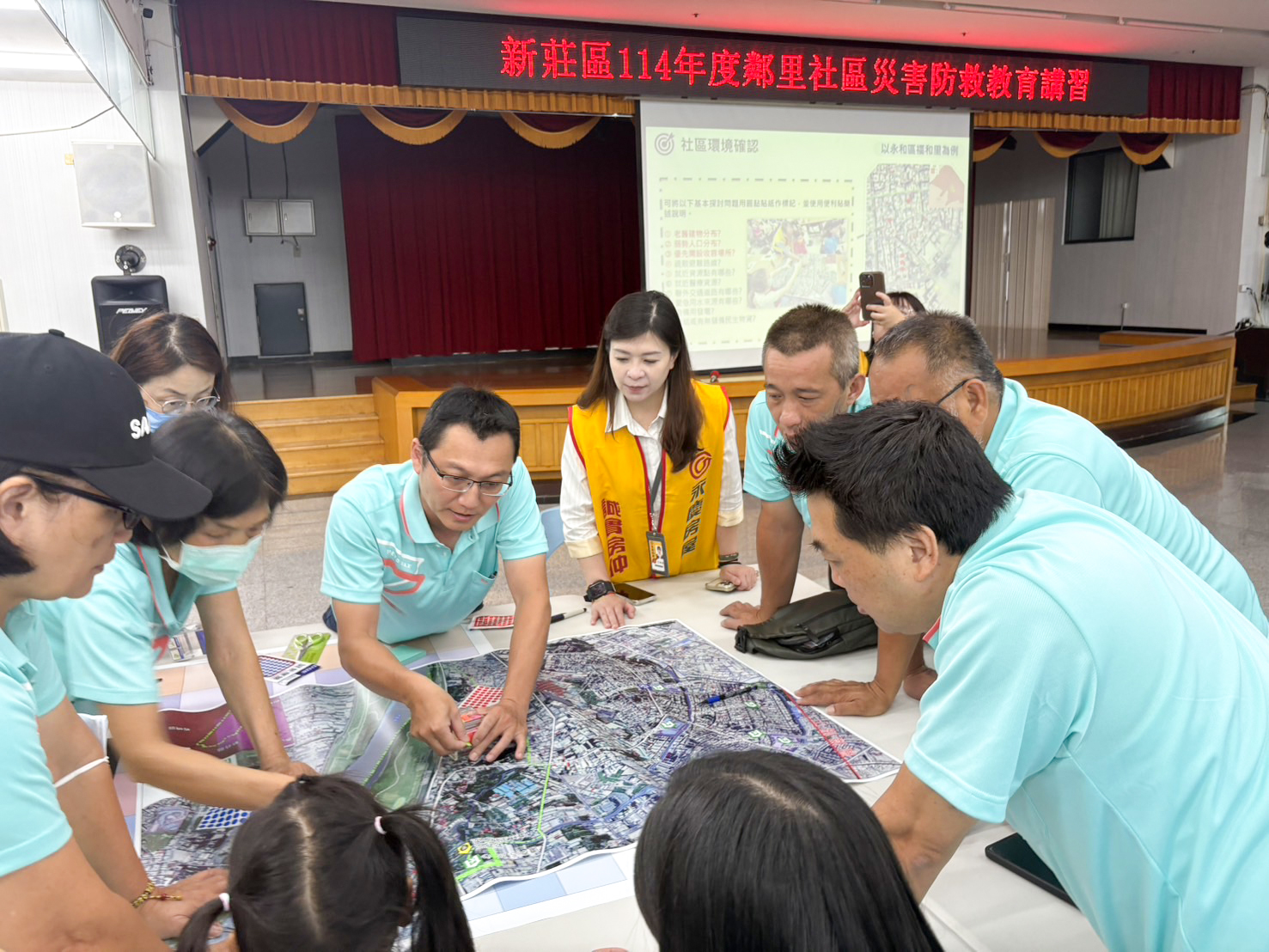 永慶人員參與防災講習，強化自身防災應變能力，成為社區防災中重要的後盾。（圖片來源／永慶房屋提供）