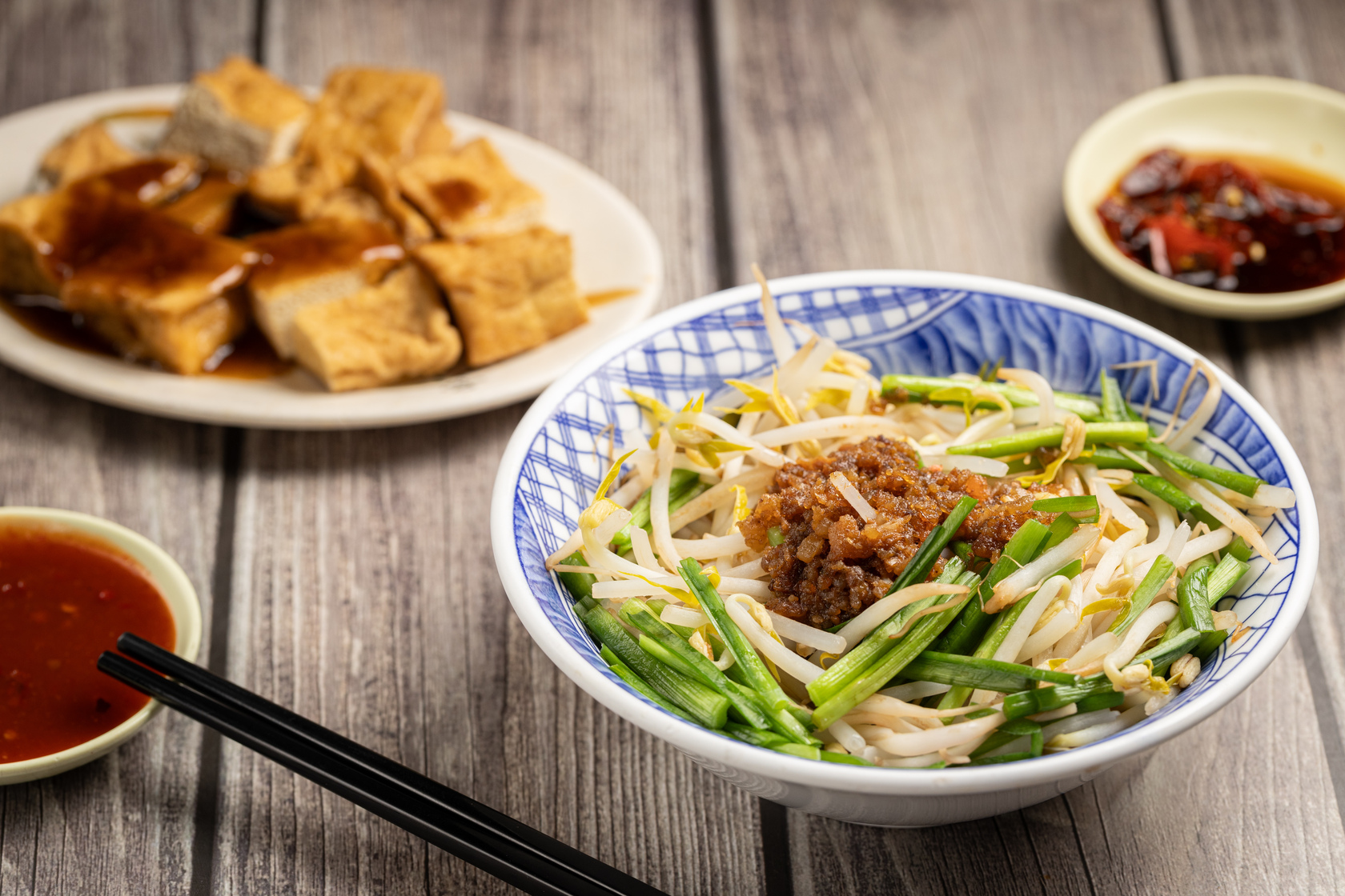 在地人還會再點上一份「豆芽菜韭菜」。(40元/小份)