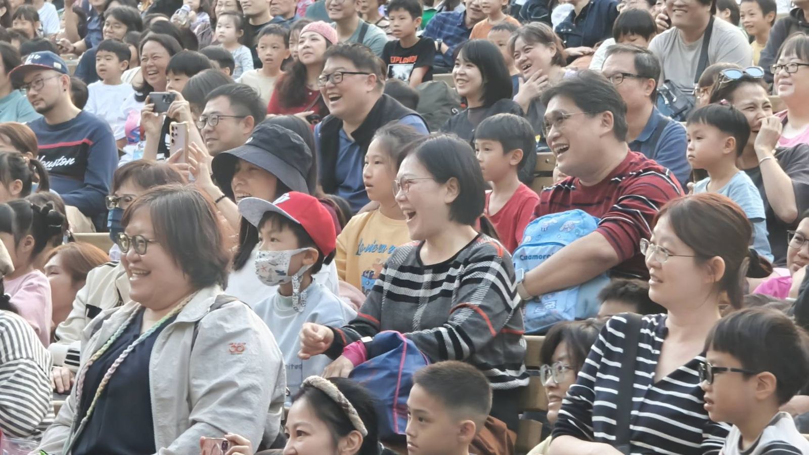 紙風車劇團《武松打虎》大安森林公園開演 吸引2,500人觀賞「笑聲不斷」超幸福