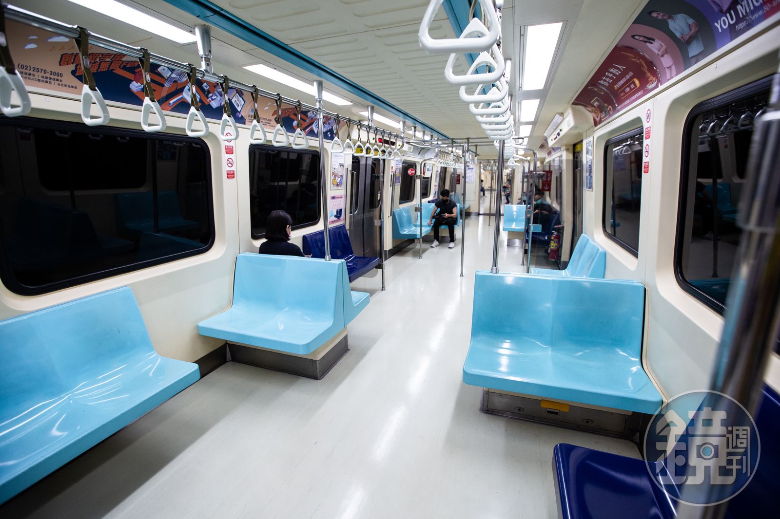 捷運國父紀念館站車廂內驚傳亮刀!男掏折疊刀剪線頭 婦驚恐報案