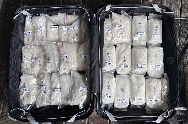 警方在高雄、台南等三處，查獲製毒工廠、倉庫與分裝場，搜出大量K他命成品與半成品。（警方提供）