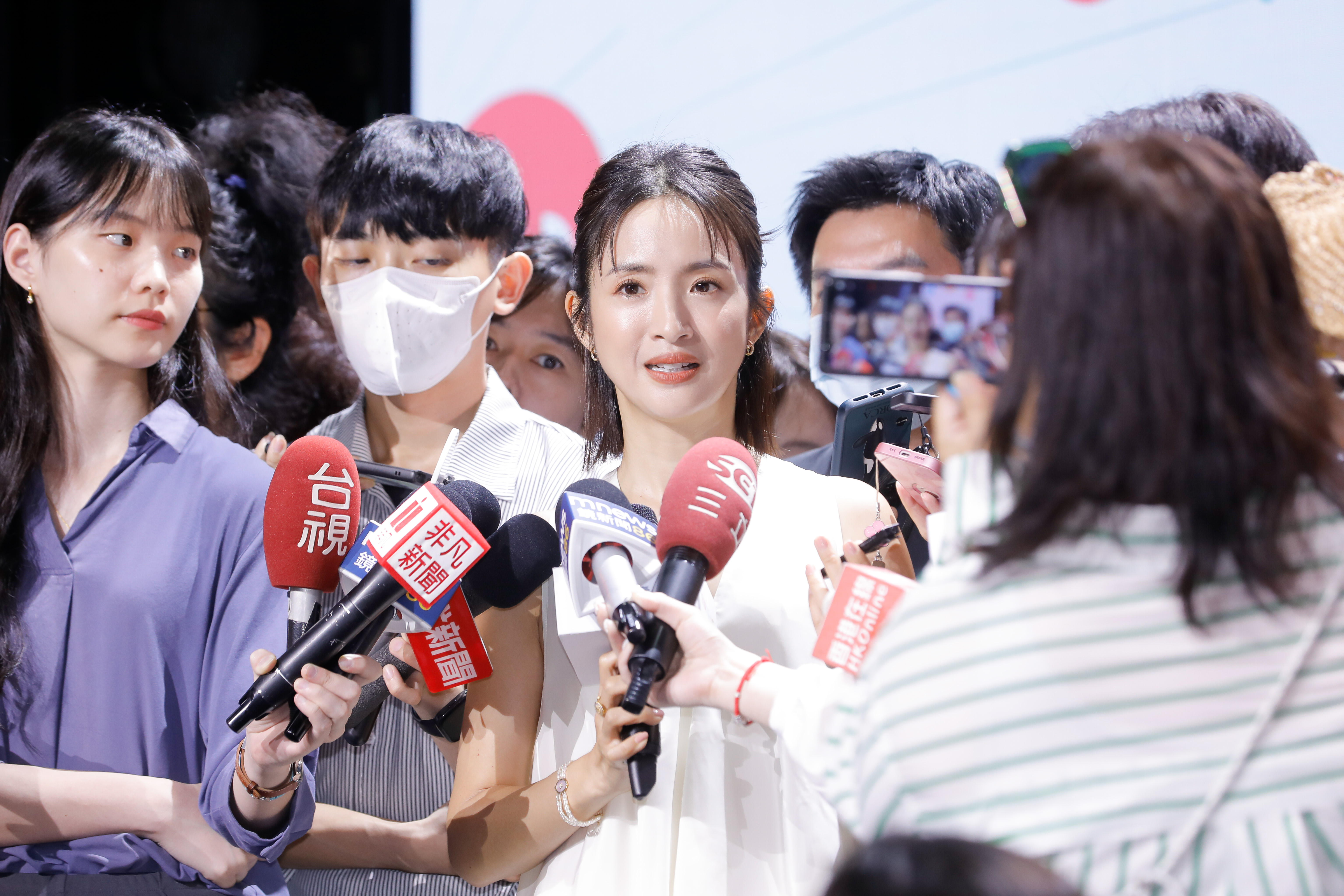 成都人風波後，6日林依晨首度面對媒體解釋。（本刊資料照）