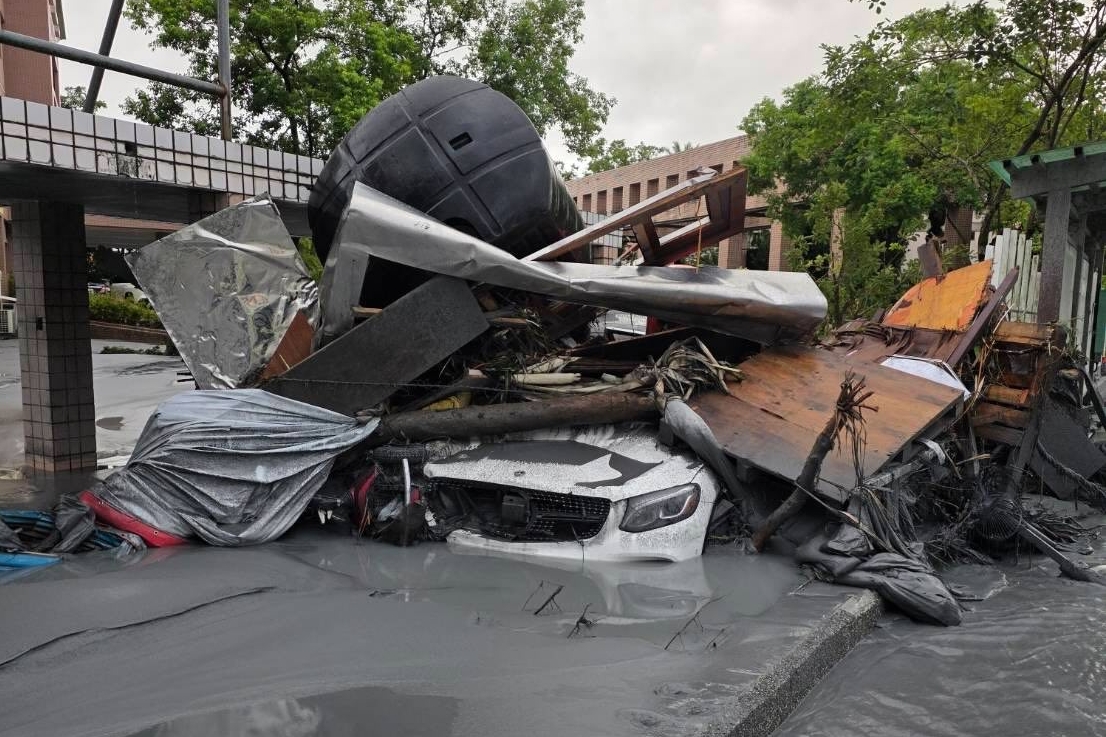 花蓮馬太鞍溪堰塞湖溢流，導致光復鄉災情嚴重，衛福部於今晚公布賑災專戶。（翻攝畫面）
