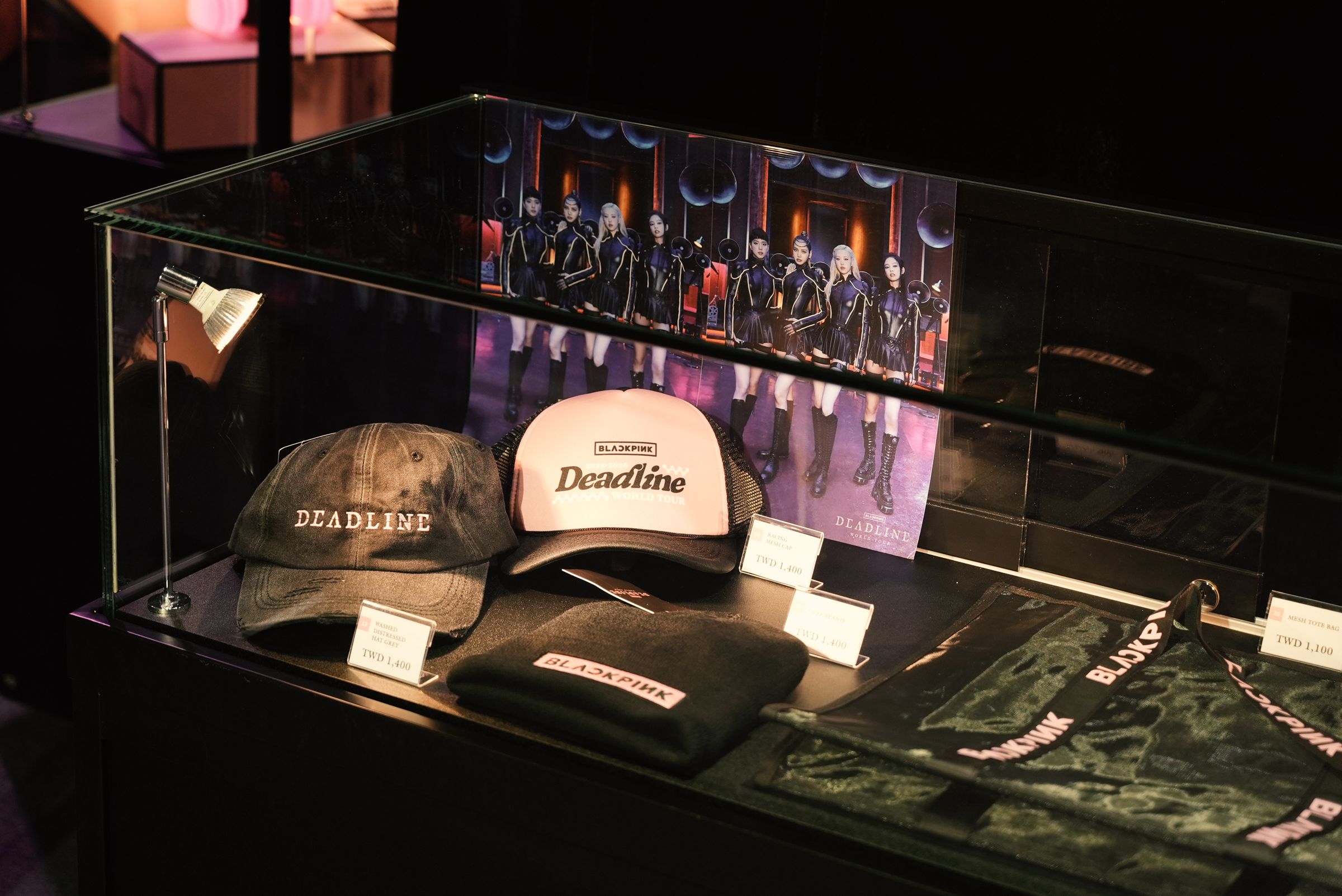 「BLACKPINK WORLD TOUR〈DEADLINE〉POP-UP STORE IN TAIPEI」限定周邊首次亮相,勢必掀起搶購熱潮。(Live Nation提供)