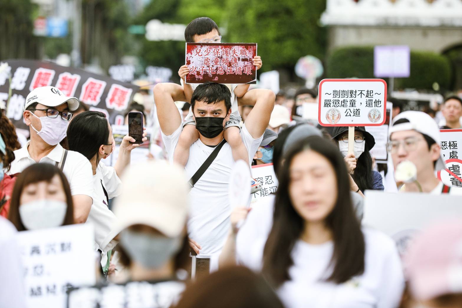 母親節前夕，上萬人上凱道聲援剴剴。（鏡報新聞網提供）