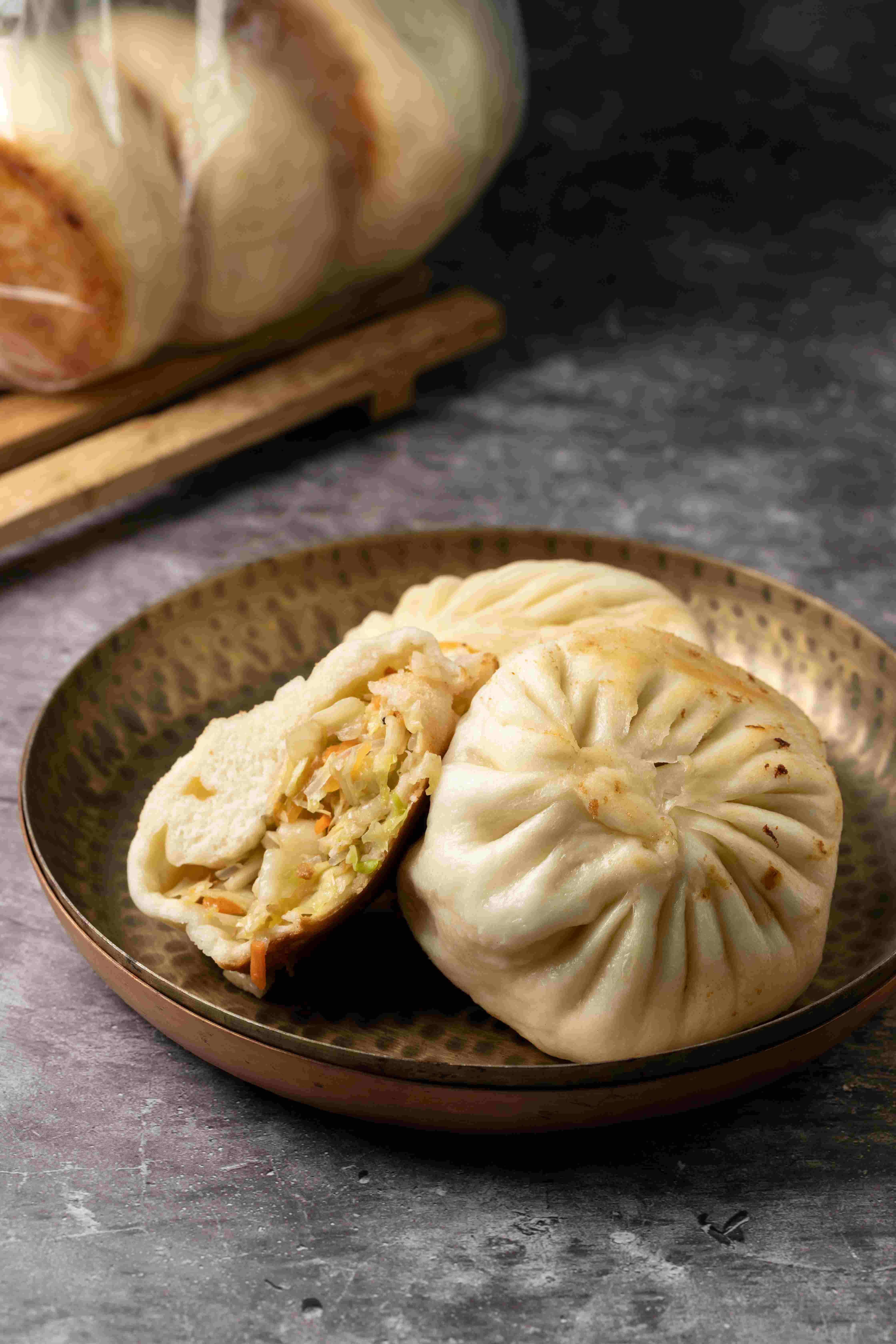 「高麗菜生煎包」十分爽脆。（20元／顆）