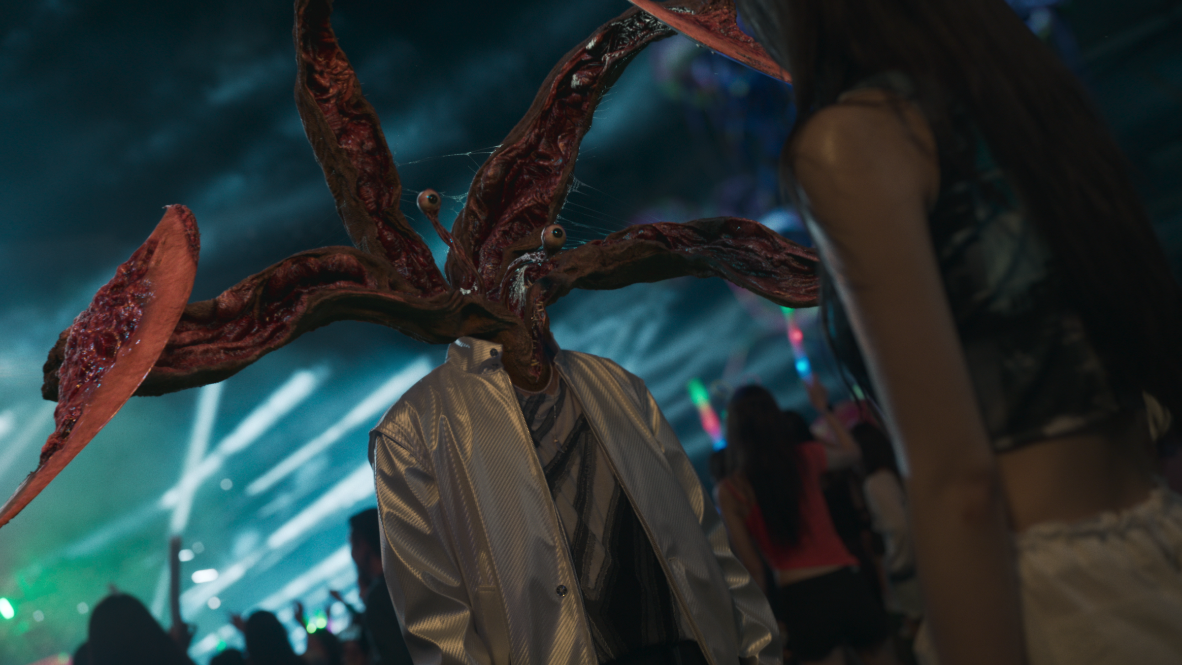 Netflix驚悚影集《寄生獸:灰色部隊》正式預告曝光,寄生獸入侵人類的世界,需要有人來拯救。(Netflix提供)