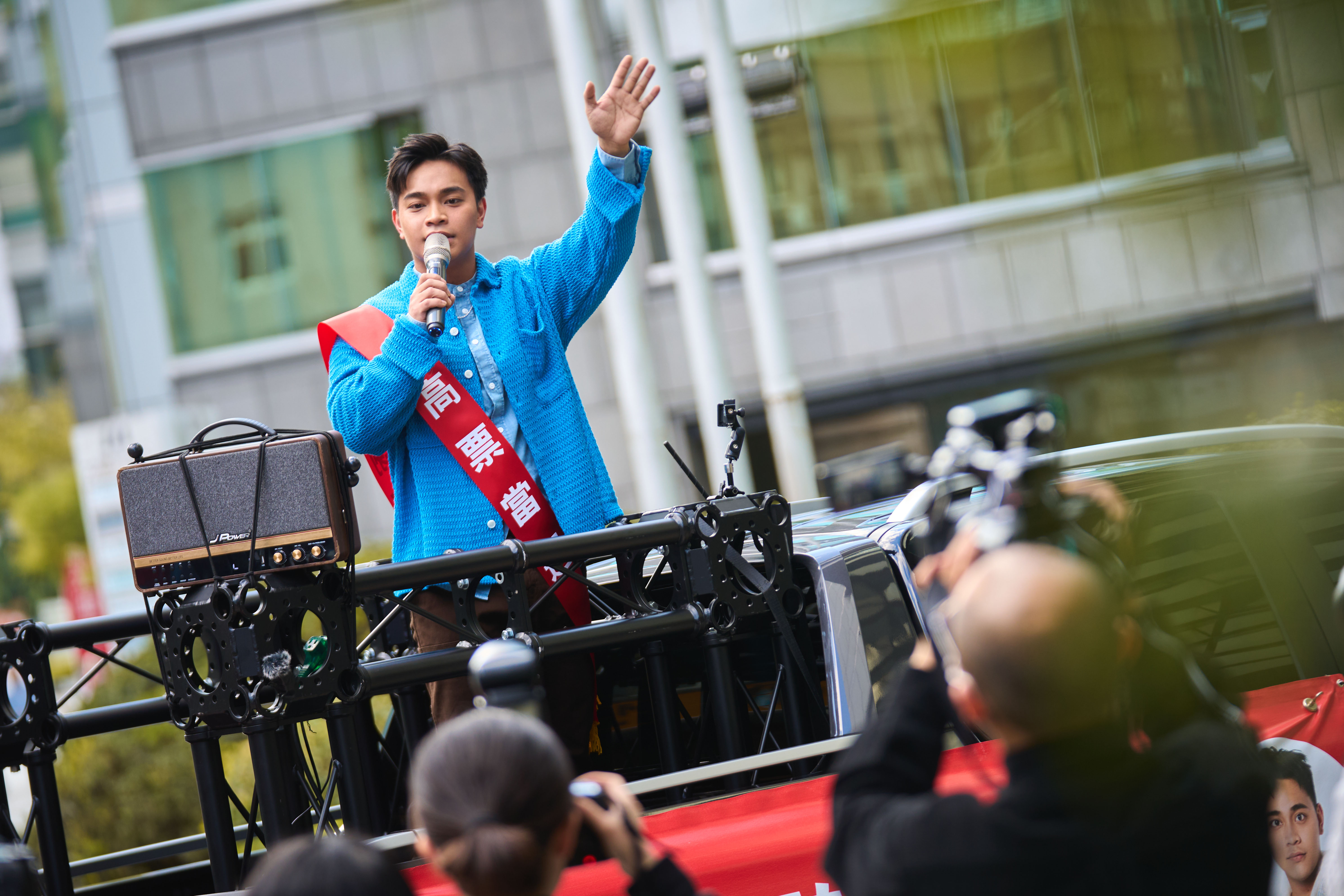 為了感謝歌迷的支持，邱軍特別在今日（1/14）舉辦「《謝謝你的愛》謝票活動」。（索尼音樂提供）