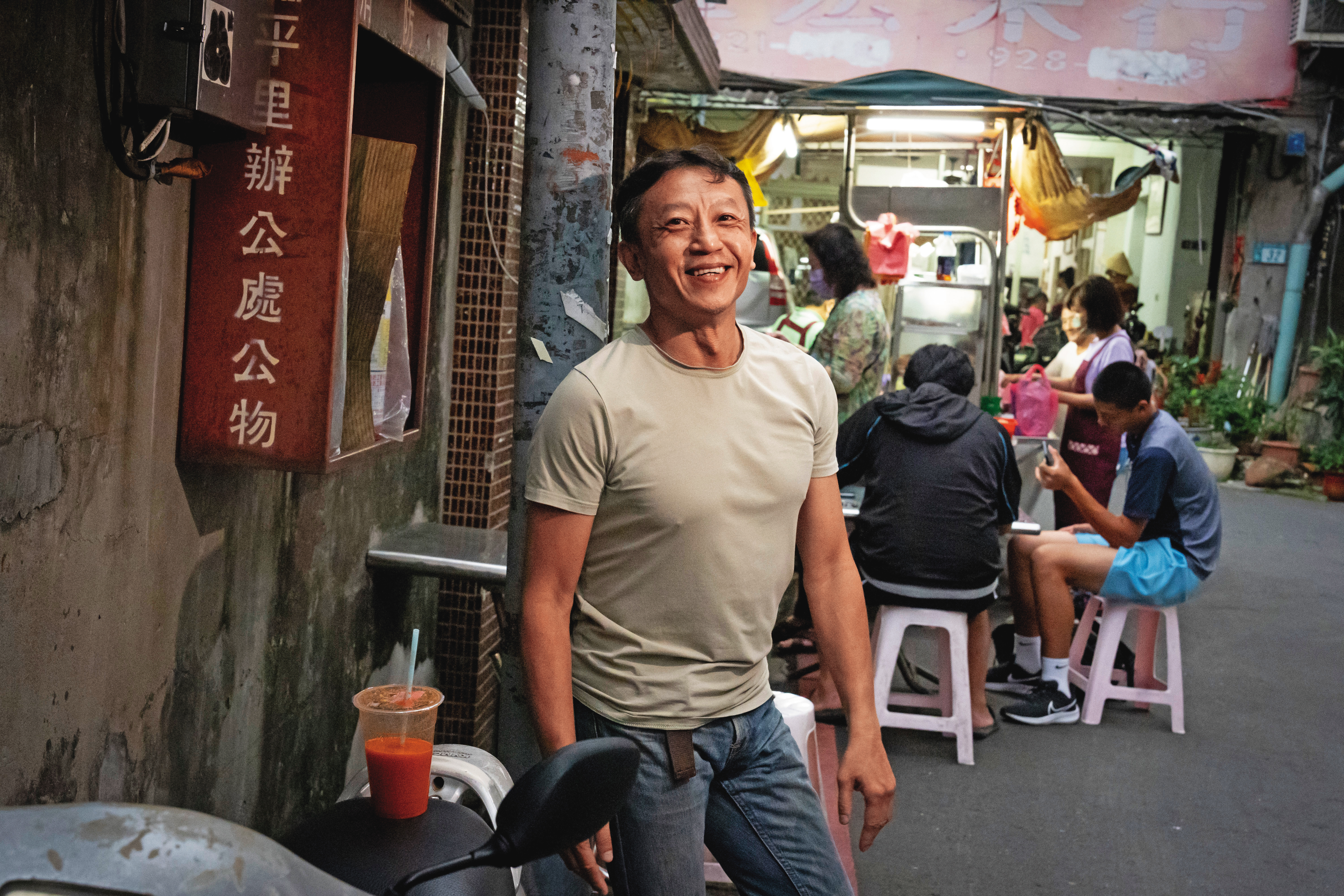 楊雅喆長年在新北永和租屋而居，生活動線就是住家方圓500公尺，他說《血觀音》劇本還是在四號公園的圖書館寫的。