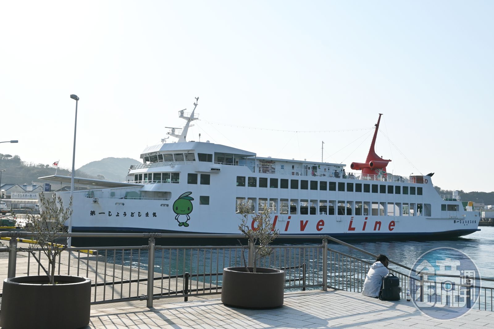 從高松港搭乘「小豆島渡輪」,航程約60分鐘就能抵達小豆島。