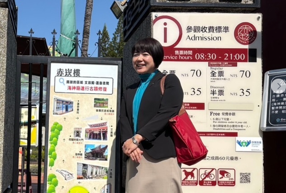 42歲的前橋市長小川晶被爆出和男下屬多次進出情趣旅館。（翻攝自小川晶臉書）