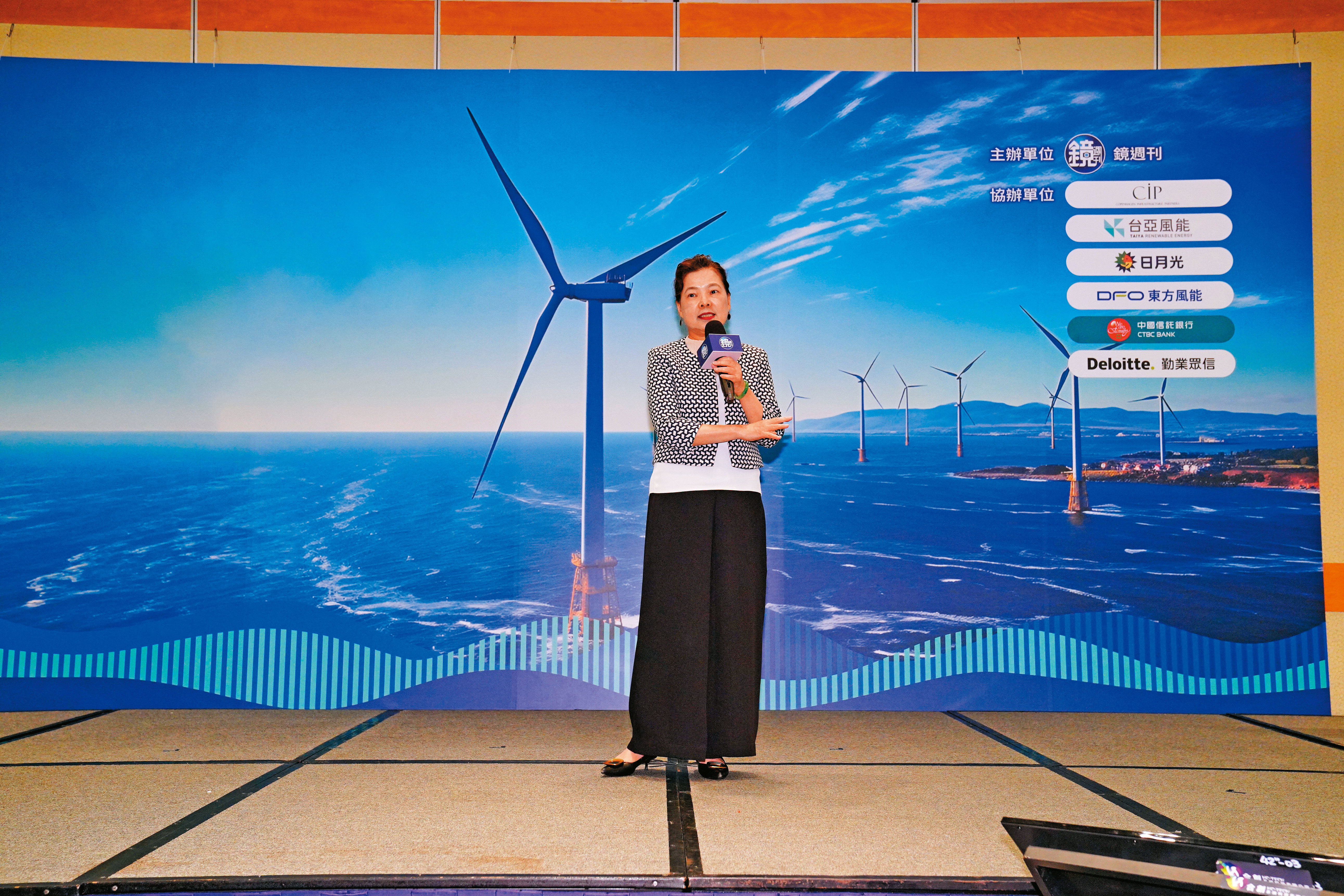 業者認為，經濟部針對離岸風電國產化政策退場的問題，應該進行跨部會溝通，早日規劃相關配套措施。圖為經濟部長王美花。