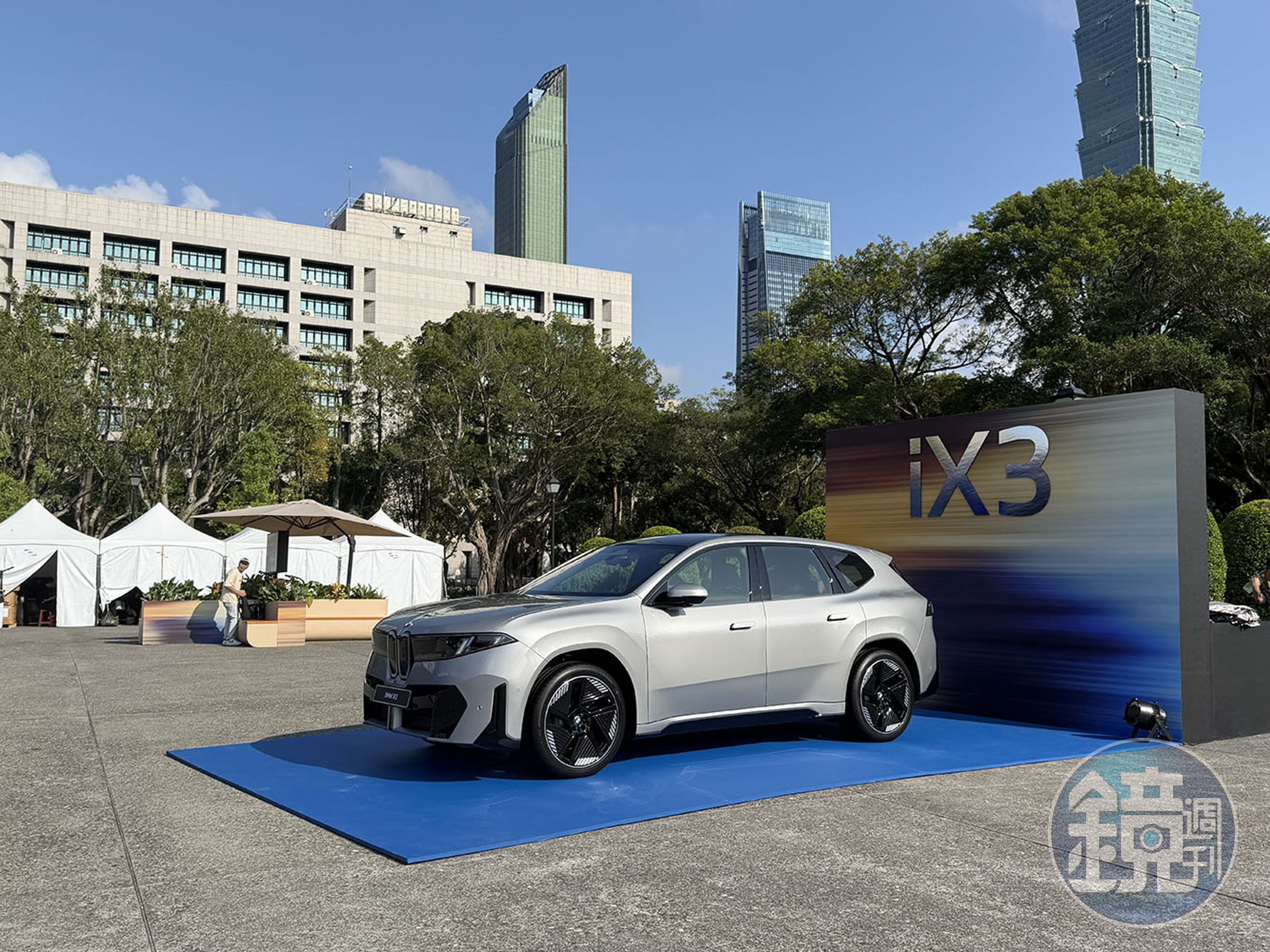 全新BMW iX3採用800V高壓架構與第六代BMW eDrive智慧電能驅動科技。