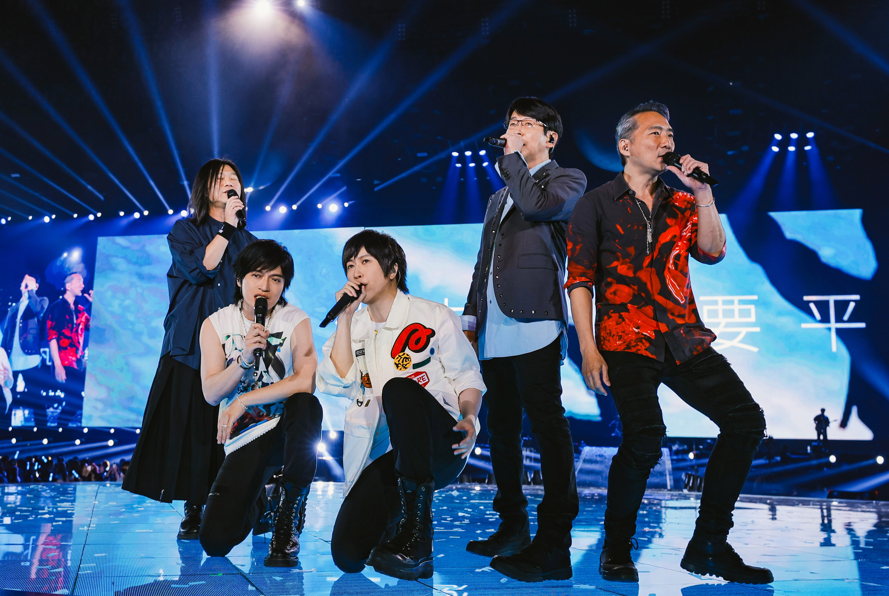 五月天今（27日）在台中洲際棒球場帶來「5525+1主題《回到那一天》新年快樂版」第一場，開場talking就笑翻全場。（相信音樂提供）