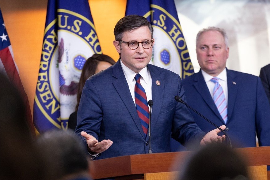 美國新任眾議長強森獲得全黨支持當選，他也是一位著名的反同大將。（翻攝自Speaker Mike Johnson臉書）